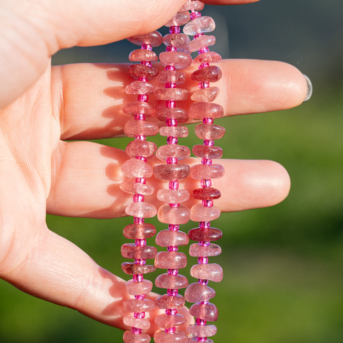 Perles pépites de Quartz fraise de env 8/11 mm ( rang de env 72 perles )