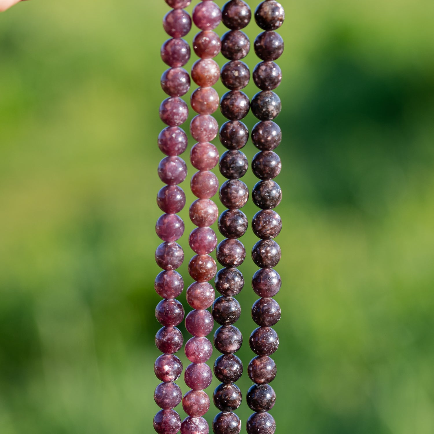 Perles rondes lisses de Lépidolite violette foncée grade a de 6 mm ( par 1/2 rang )