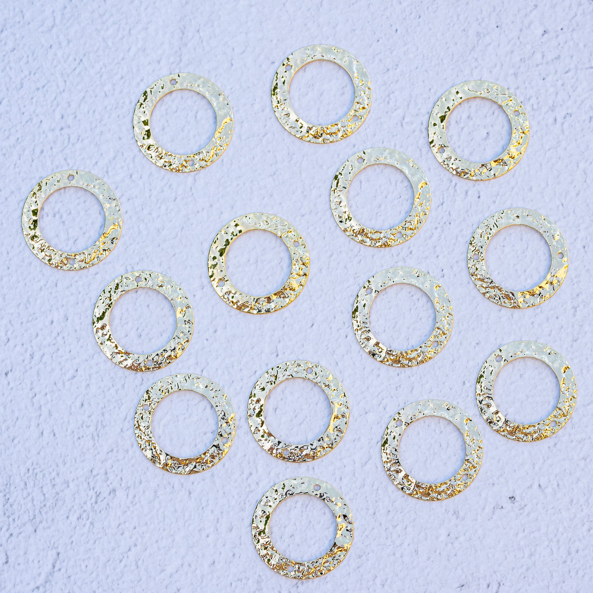 Breloques rondes connecteur texturées en laiton plaqué or 18 k de 21 mm ( à l&