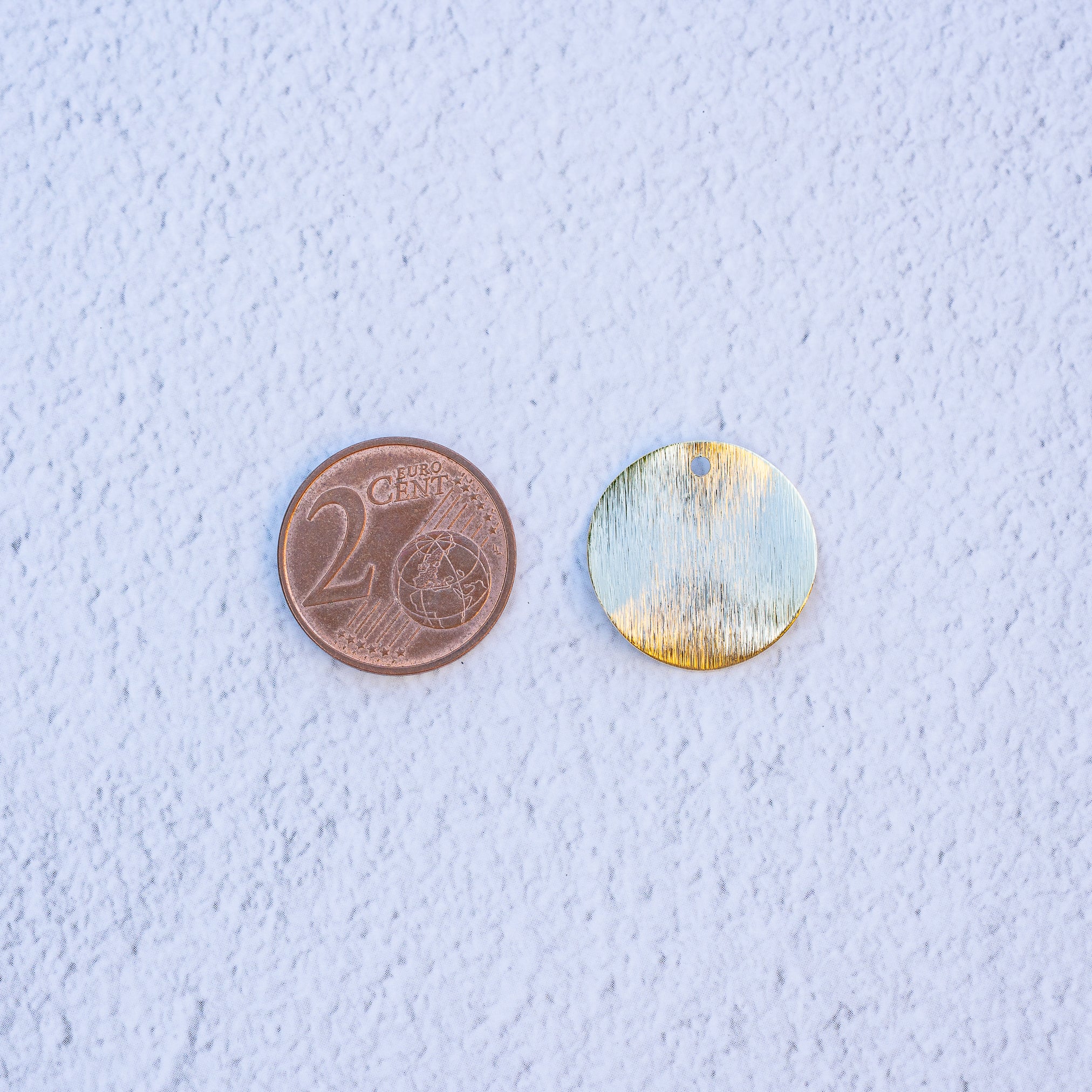 Médailles striées torsadées en laiton plaqué or 24k de 18 mm ( à l&