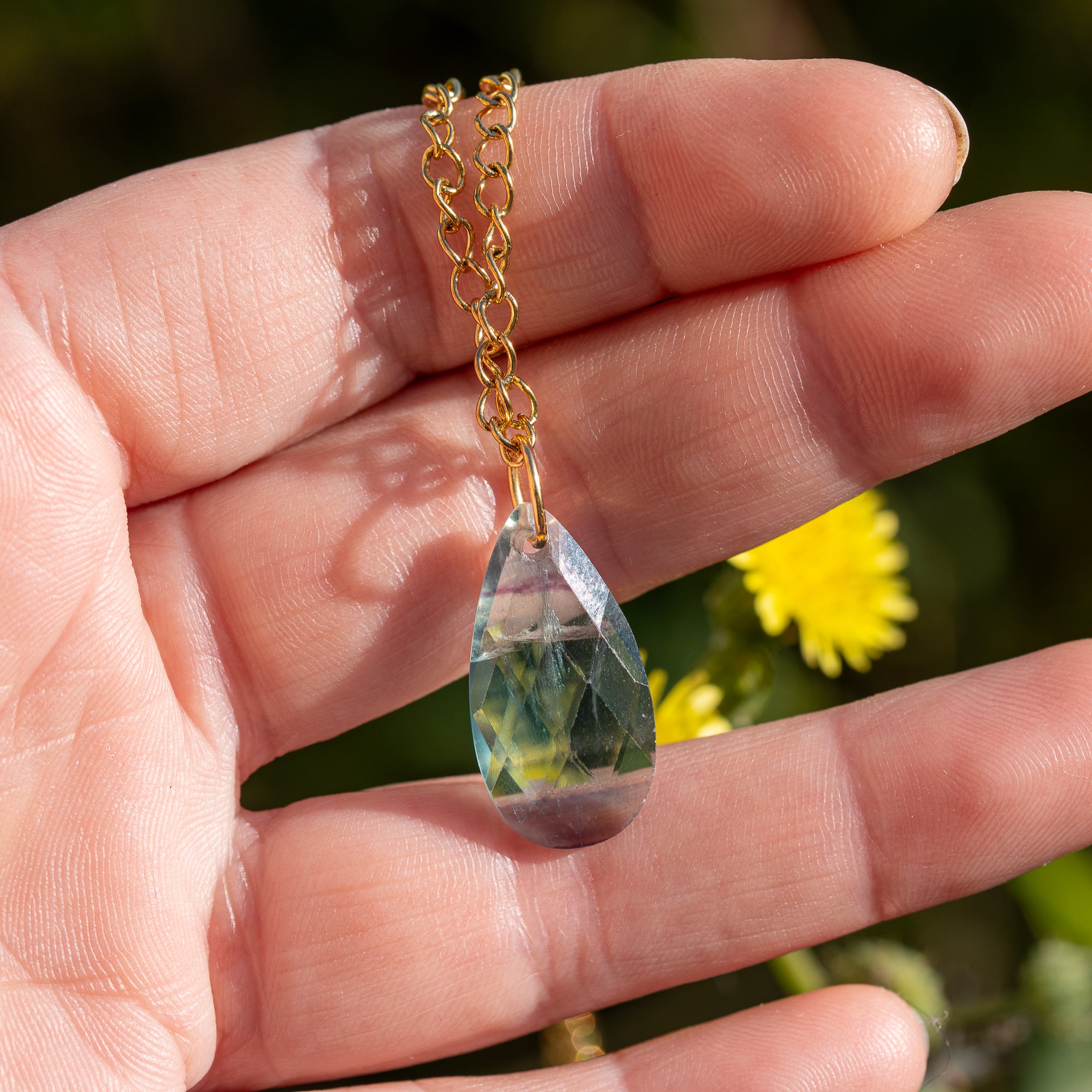 Pendentifs gouttes facettes en Fluorite multicolore de 24 mm au choix ( à l&