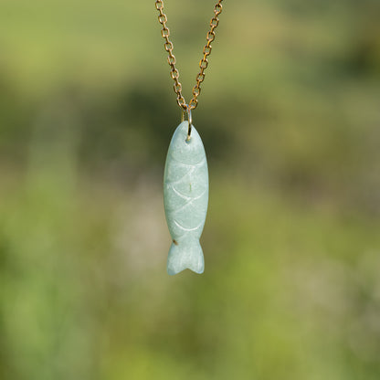 Pendentif poissons en Aventurine verte avec anneau en inox de 34 mm ( à l&