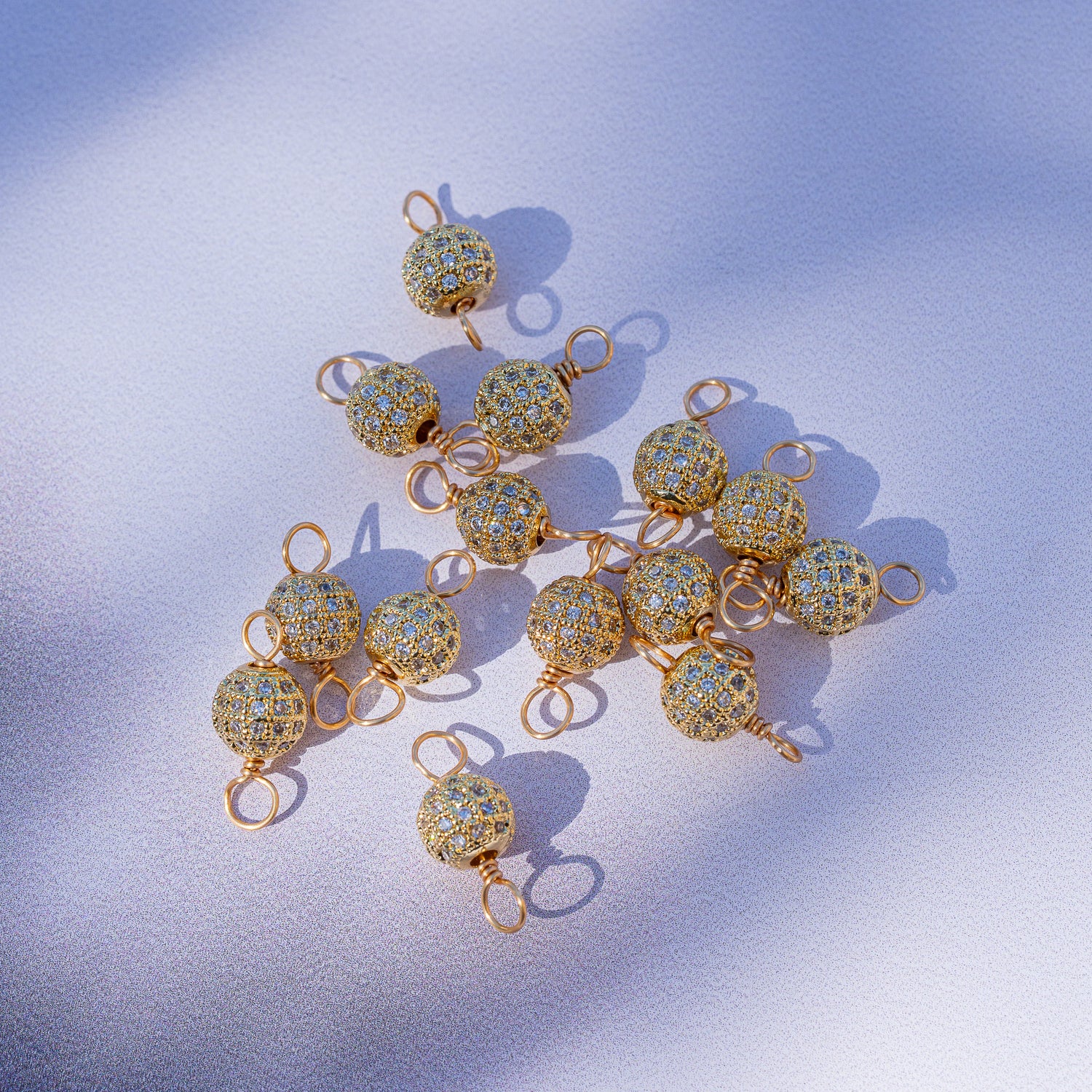 Connecteur perle ronde en laiton plaqué or 18 k et zirconium de 20 mm ( à l&