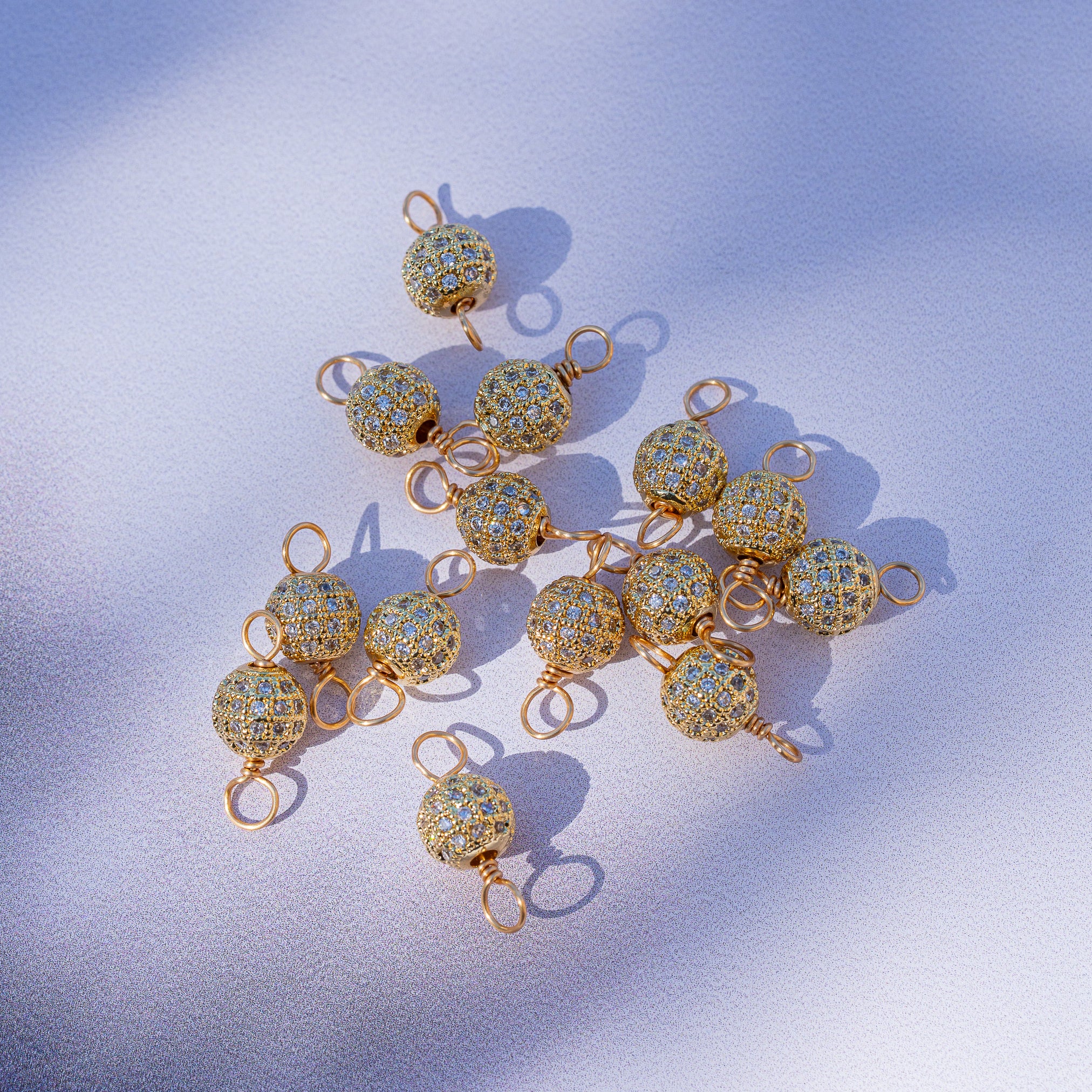 Connecteur perle ronde en laiton plaqué or 18 k et zirconium de 20 mm ( à l&