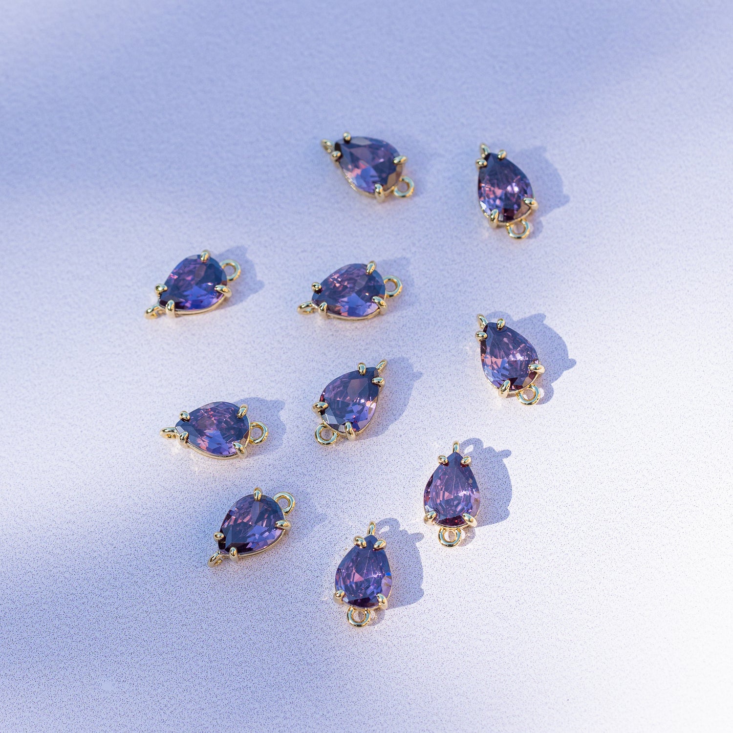 Connecteur goutte en laiton plaqué or 18 k et zirconium violet de 11,5 mm ( à l&