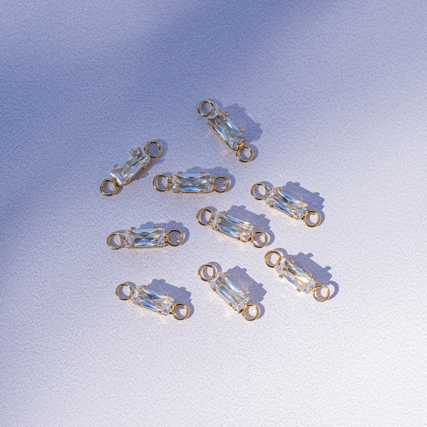 Connecteur rectangle en laiton plaqué or 18 k et zirconium de 13 mm ( à l&