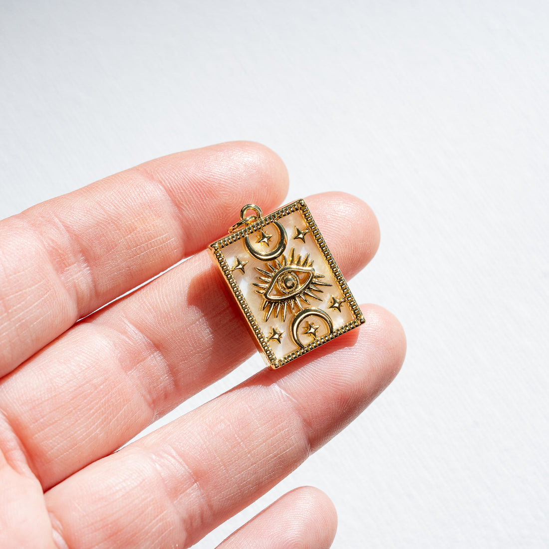 Breloques rectangle oeil/lune/étoile en nacre et laiton plaqué or 18k de 24,5 mm ( à l&
