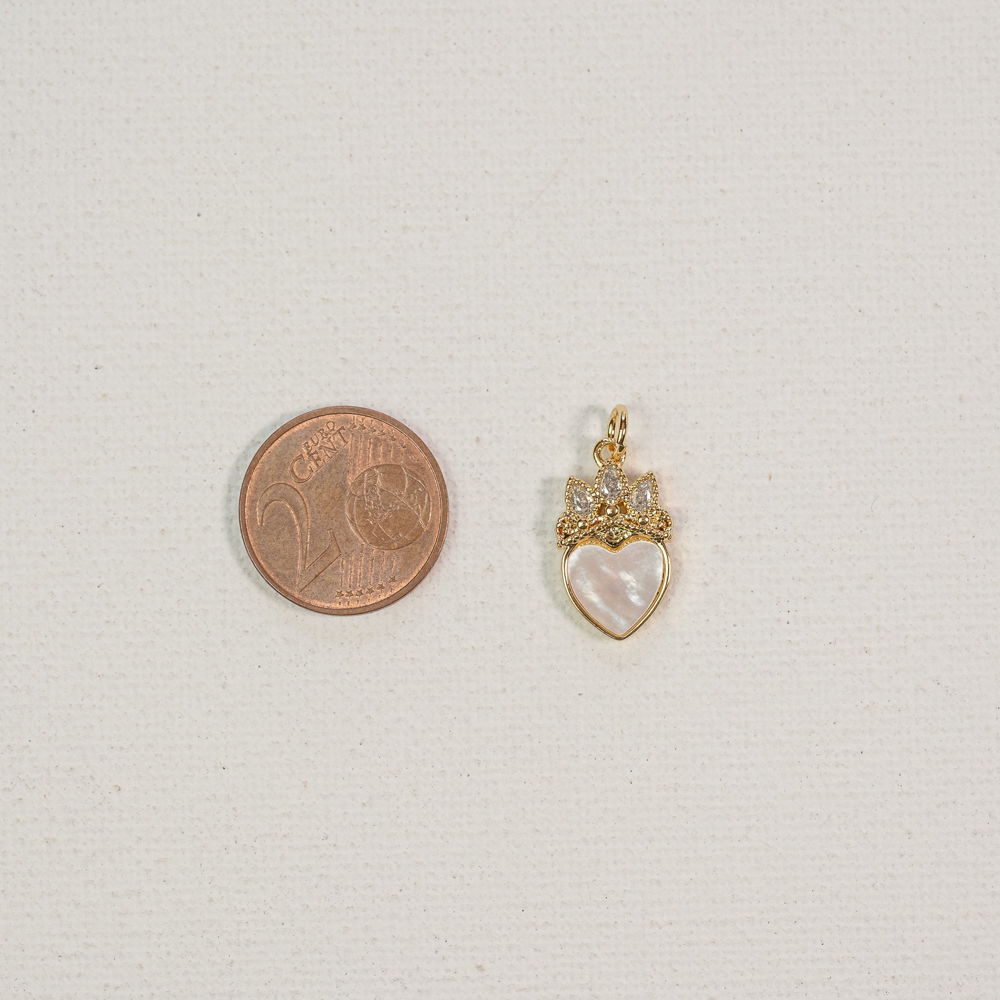 Breloques Ex Voto en nacre, laiton plaqué or 18k et zirconium de 18 mm ( à l&