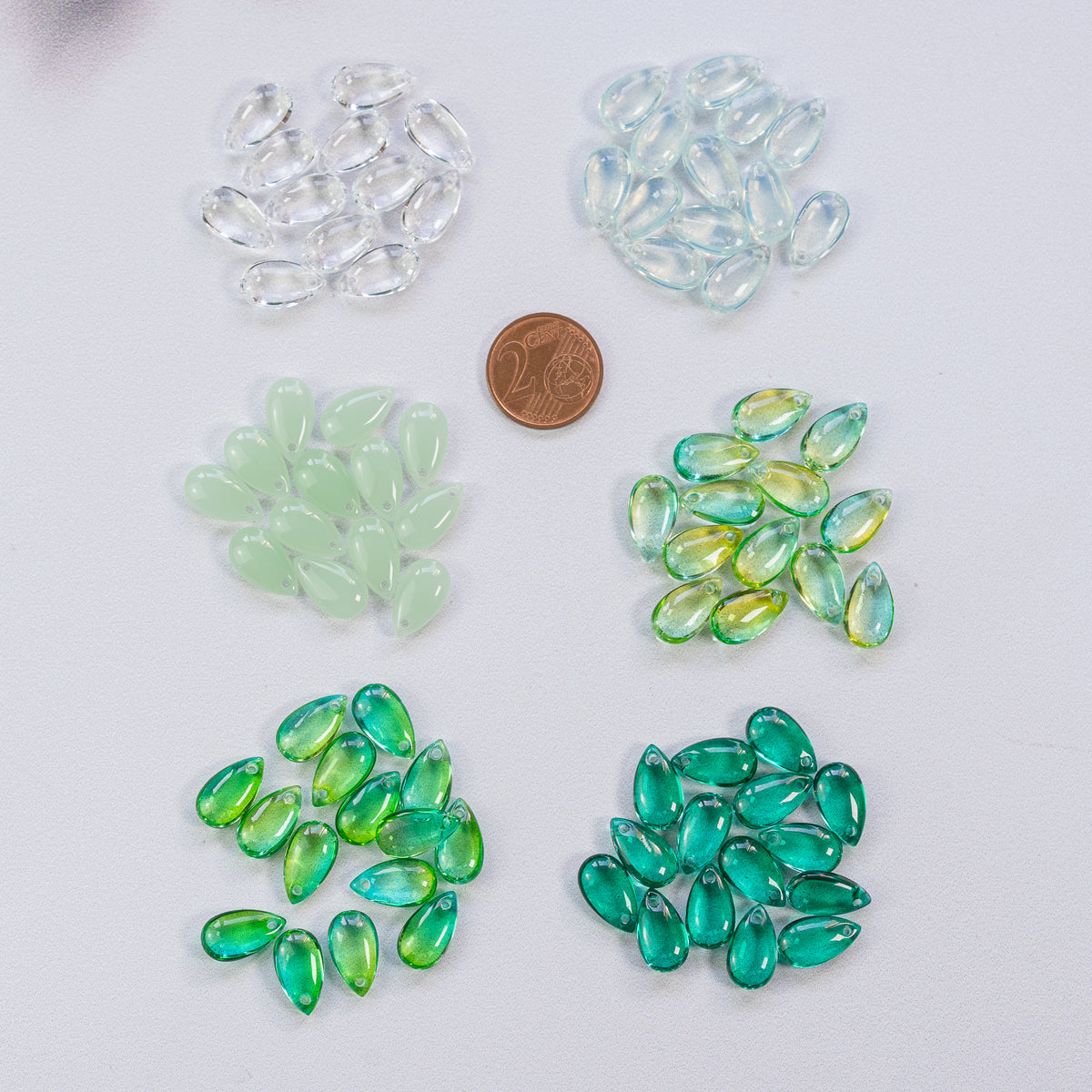 Perles gouttes lisses en verre Tchèque couleur au choix de 13,5 mm ( à l&