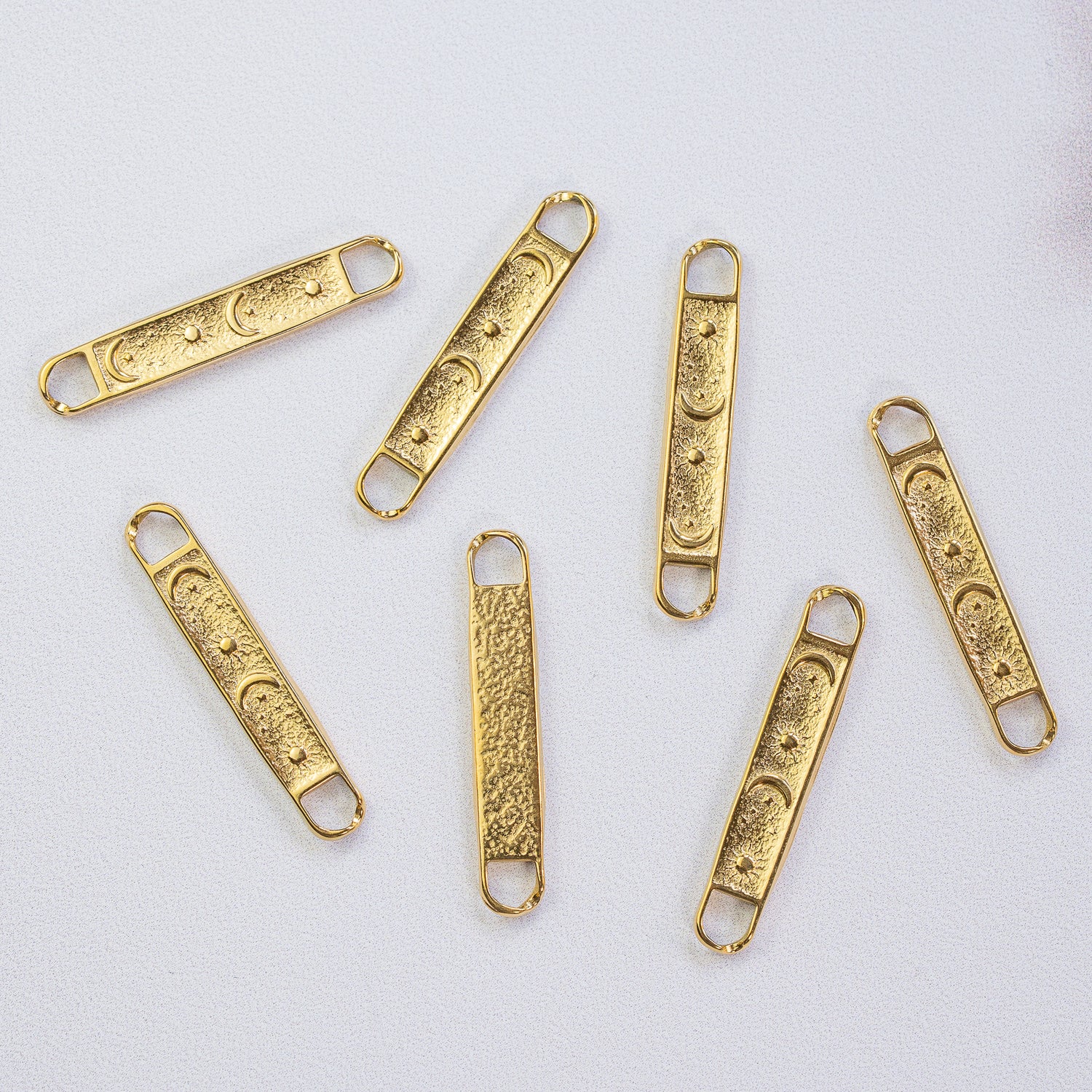 Connecteur rectangle lune/soleil en acier inox plaqué or 18k de 42 mm ( à l&
