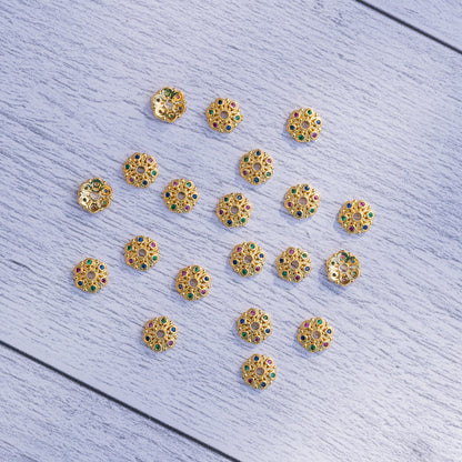 Coupelles en laiton plaqué or 18k et strass coloré de 8 mm ( lot de 4 )