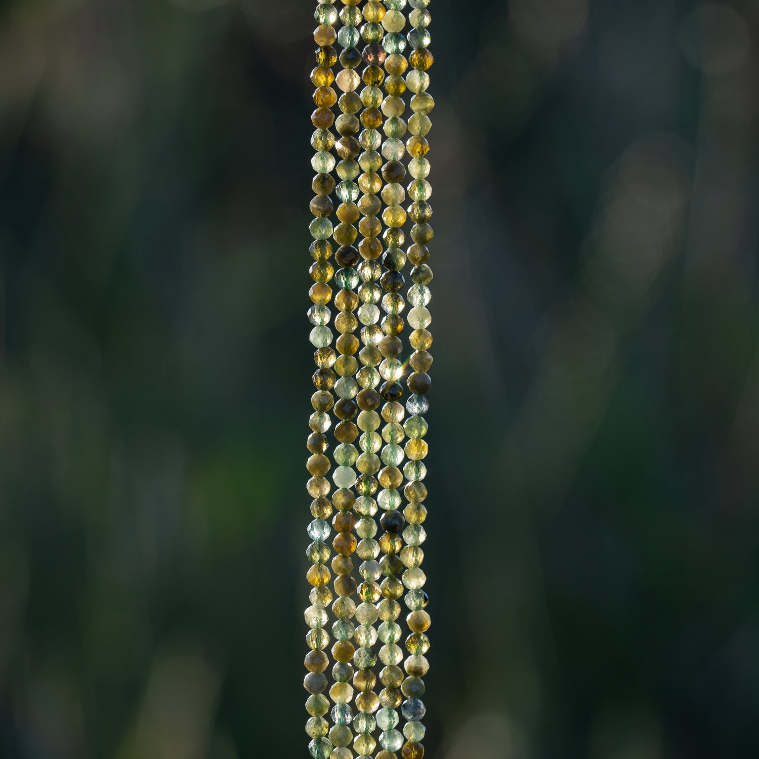 Perles rondes facettes en Tourmaline verte de 2,5 mm ( rang de env 160 perles )