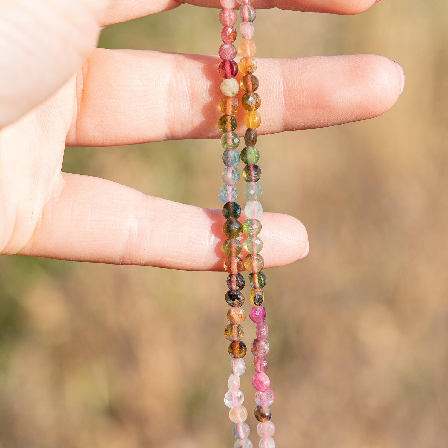 Perles rondes plates facettes de Tourmaline multicolore de 3,5 x 2,5 mm ( rang de env 104 perles )