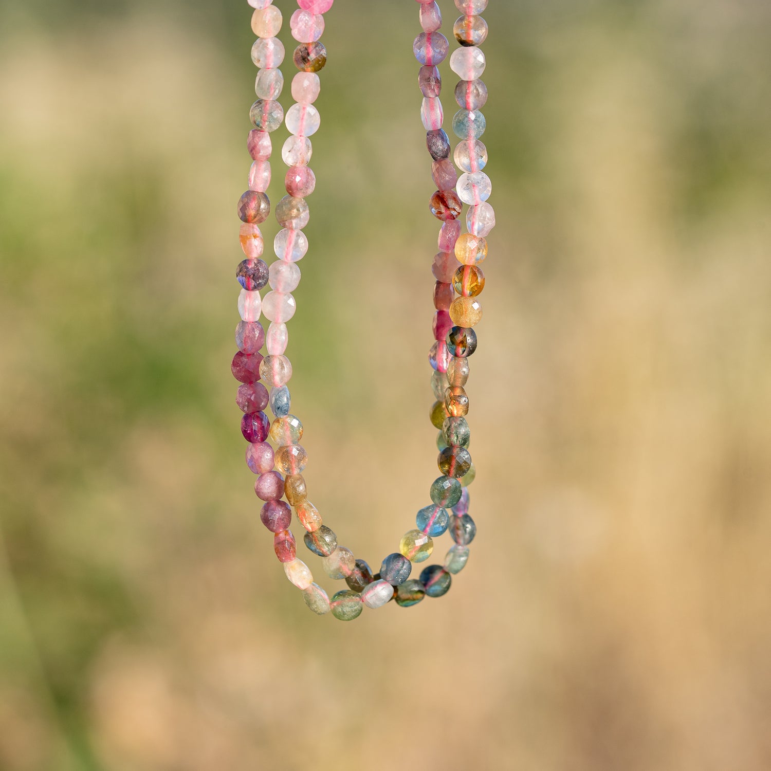 Perles rondes plates facettes de Tourmaline multicolore de 3,5 x 2,5 mm ( rang de env 104 perles )