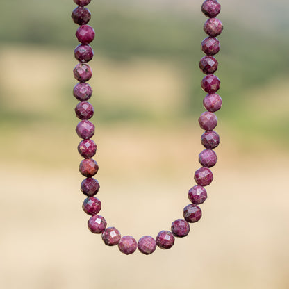 Perles rondes facettes de Rubis de 6 mm ( lot de 4 perles )