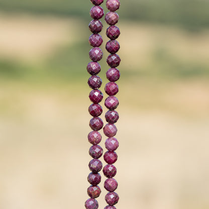 Perles rondes facettes de Rubis de 6 mm ( lot de 4 perles )