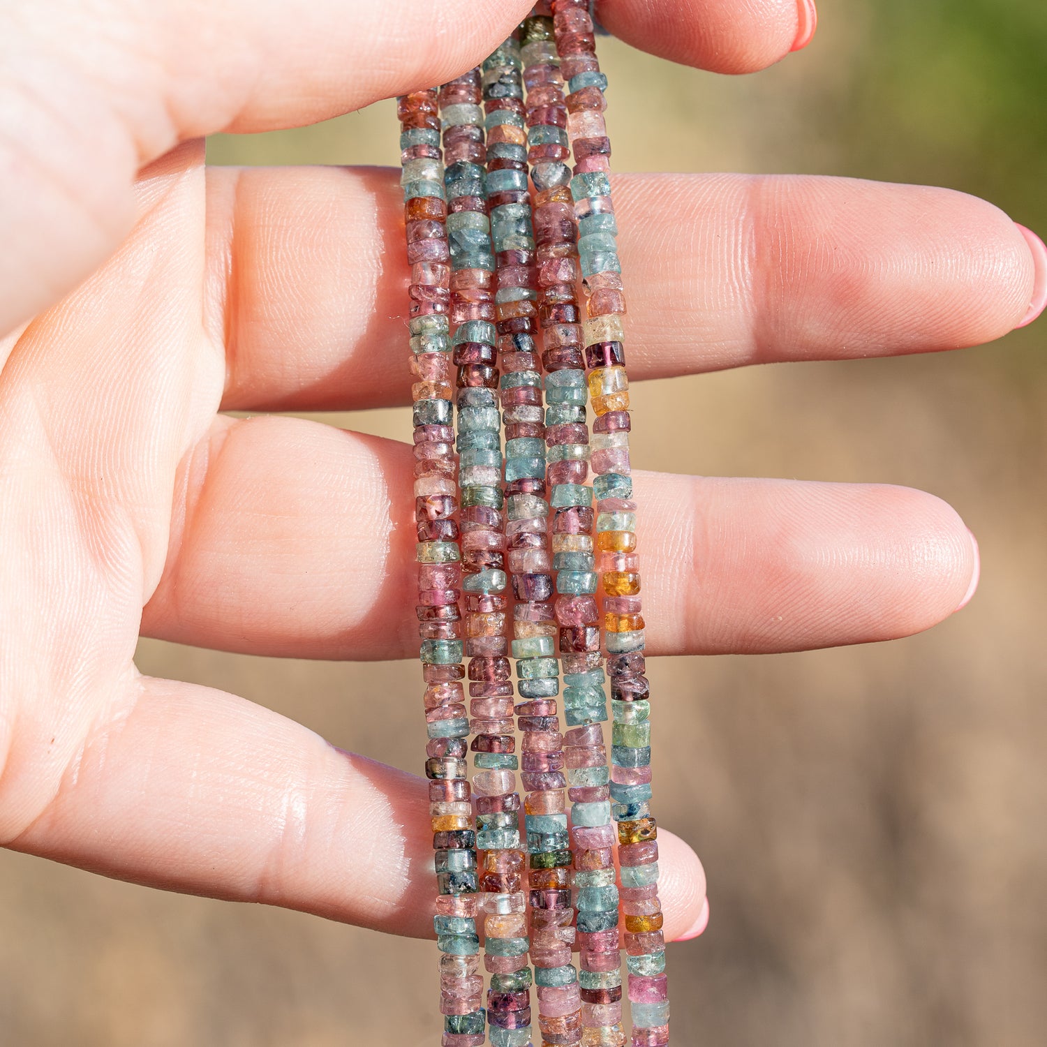 Rangs de 30/31 cm de perles rondelles lisses heishi de Tourmaline multicolore de env 3,5 x 1/2 mm