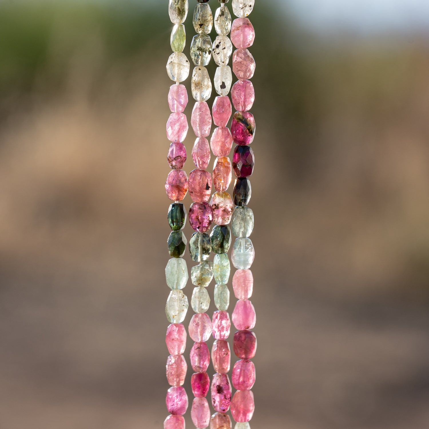 Rangs de 34,5 cm de perles ovales facettes de Tourmaline multicolore de 5/7 mm