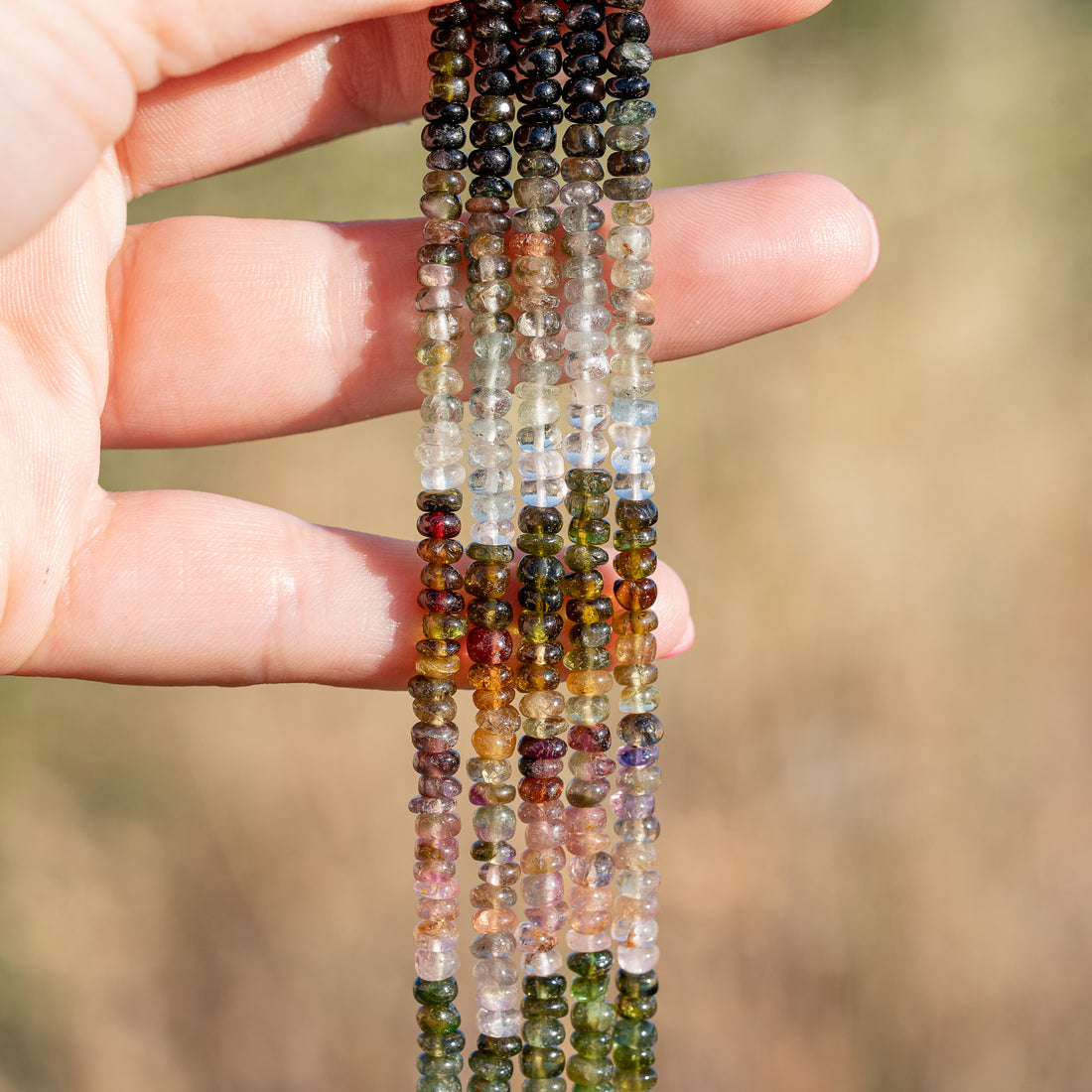 Rangs de 35 cm de perles rondelles lisses de Tourmaline multicolore de env 4 x 2/3 mm