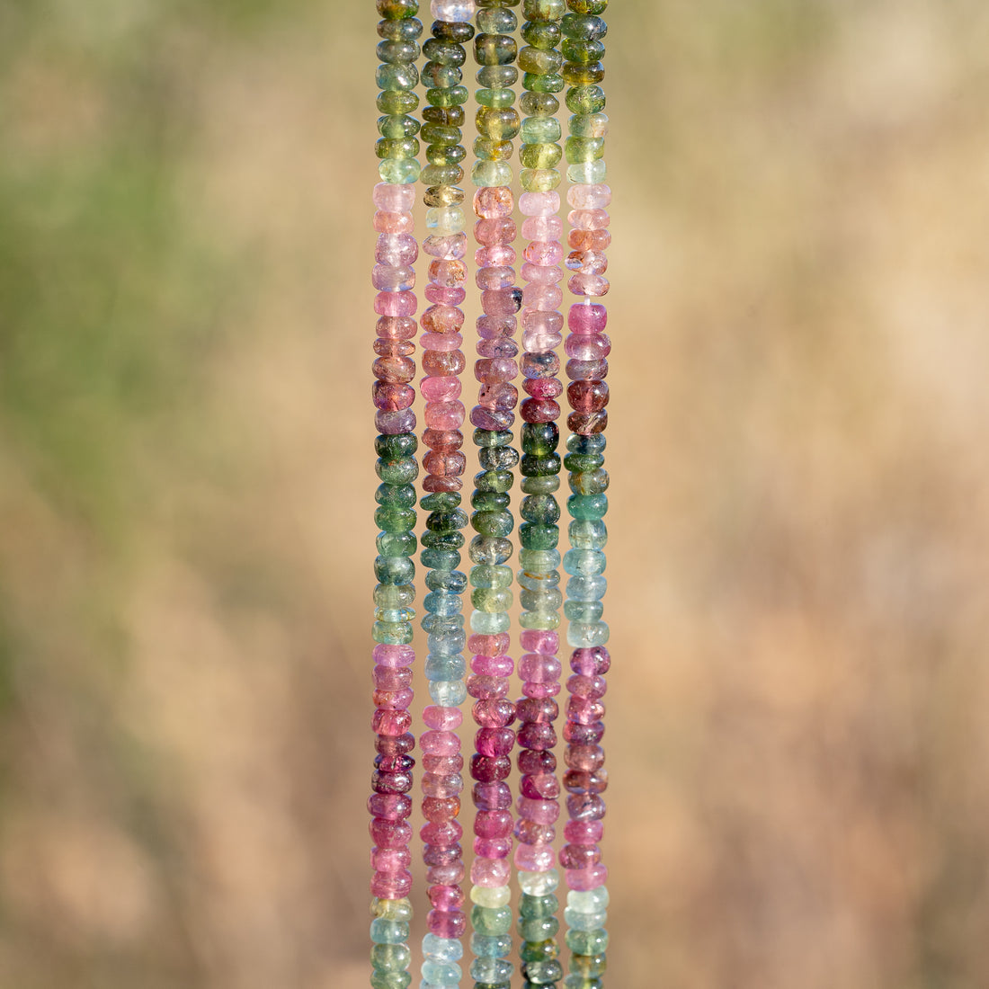 Rangs de 35 cm de perles rondelles lisses de Tourmaline multicolore de env 4 x 2/3 mm