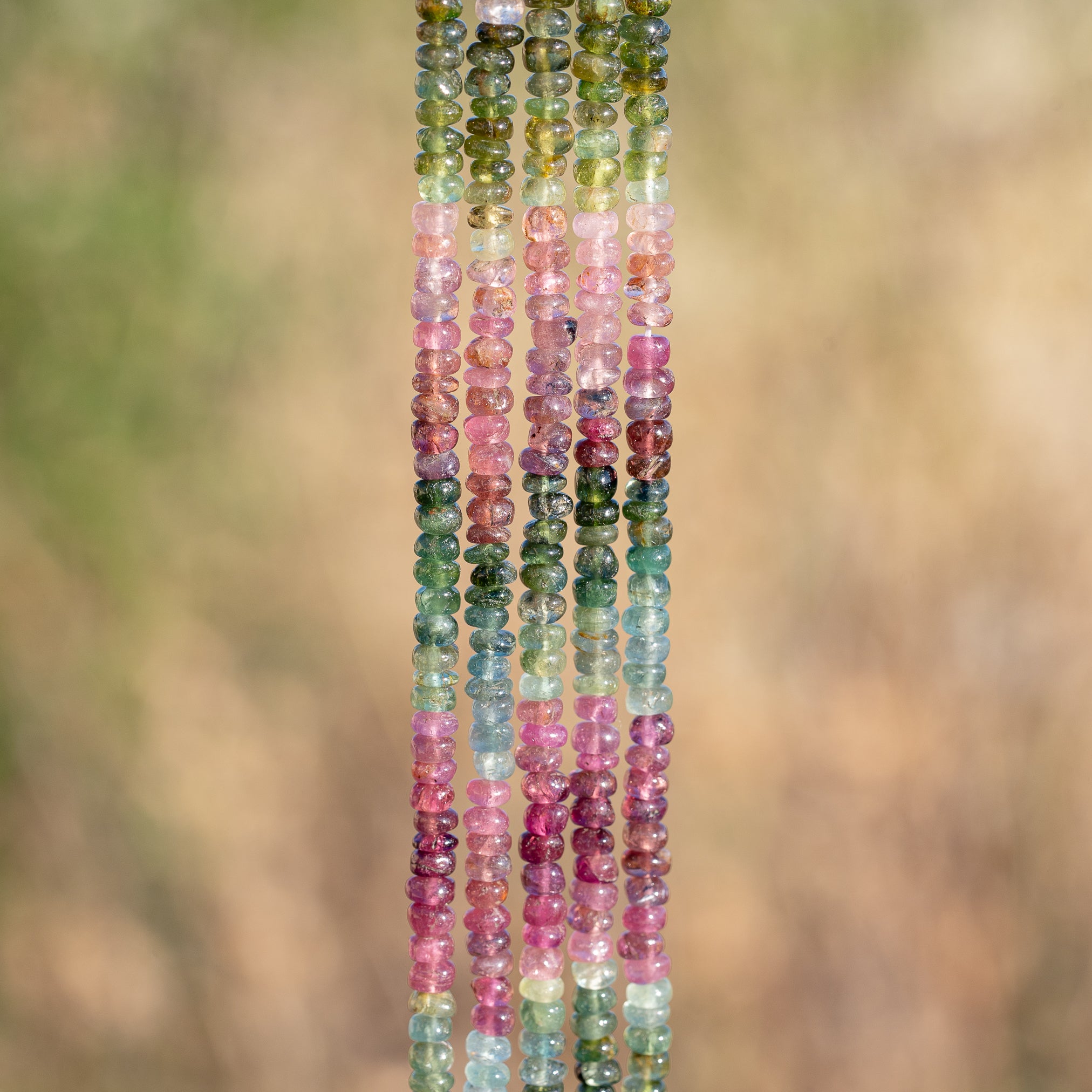 Rangs de 35 cm de perles rondelles lisses de Tourmaline multicolore de env 4 x 2/3 mm