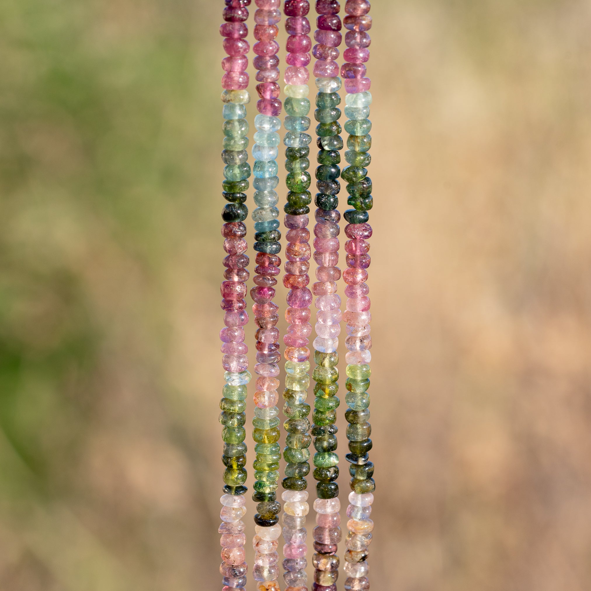 Rangs de 35 cm de perles rondelles lisses de Tourmaline multicolore de env 4 x 2/3 mm