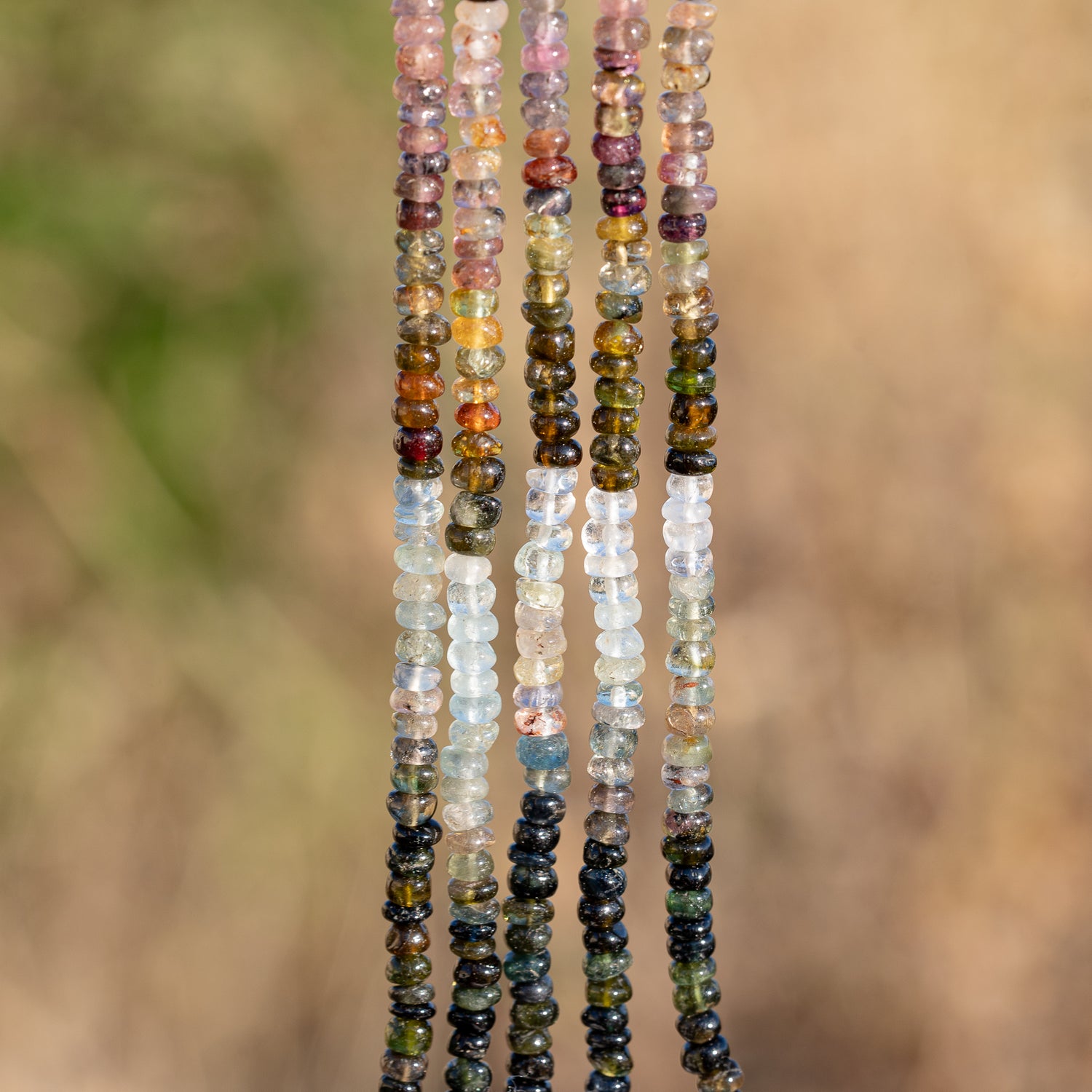 Rangs de 35 cm de perles rondelles lisses de Tourmaline multicolore de env 4 x 2/3 mm