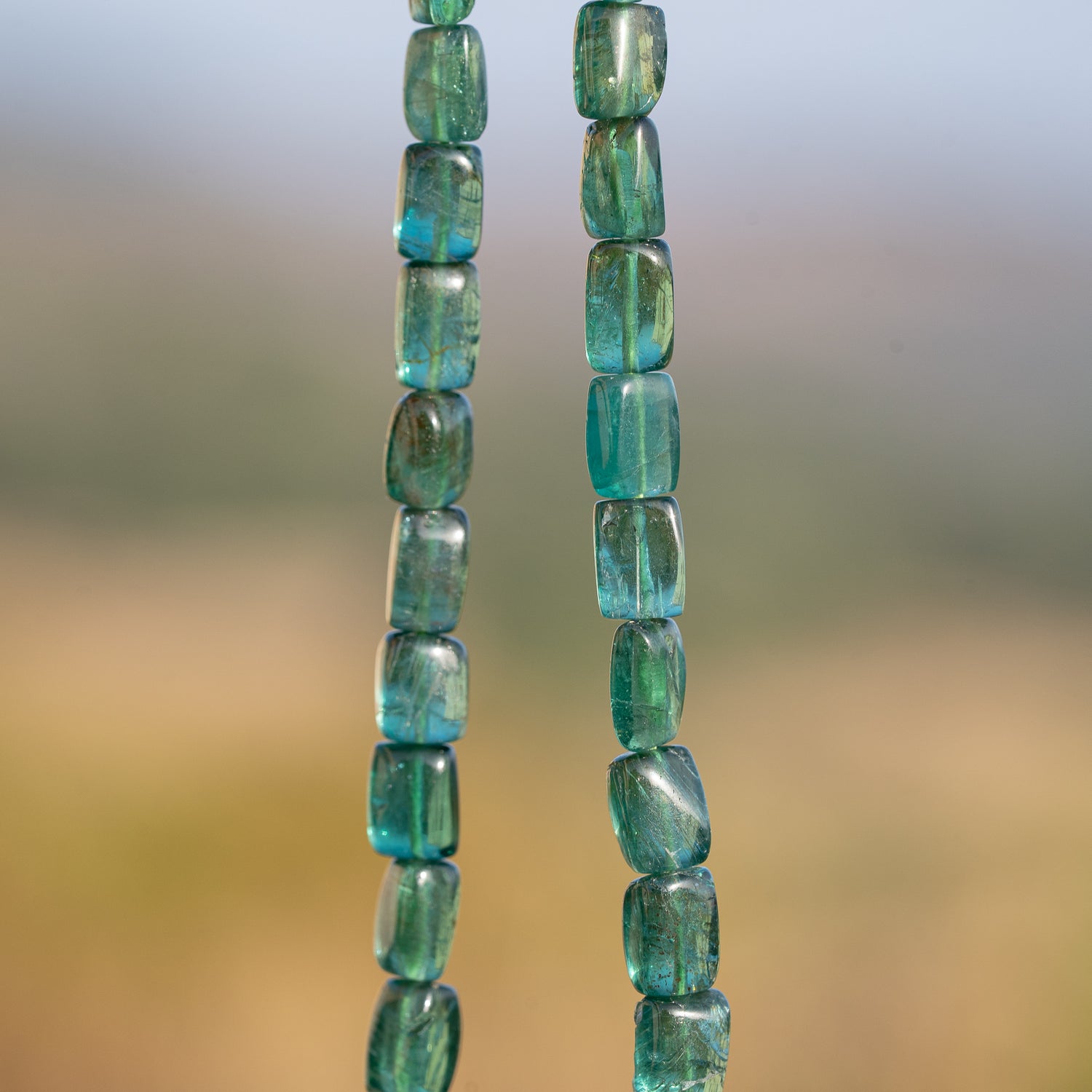 Perles rectangles lisses en Apatite vert/bleu 💚 de env 6,5 à 9 mm ( lot de 2 perles )