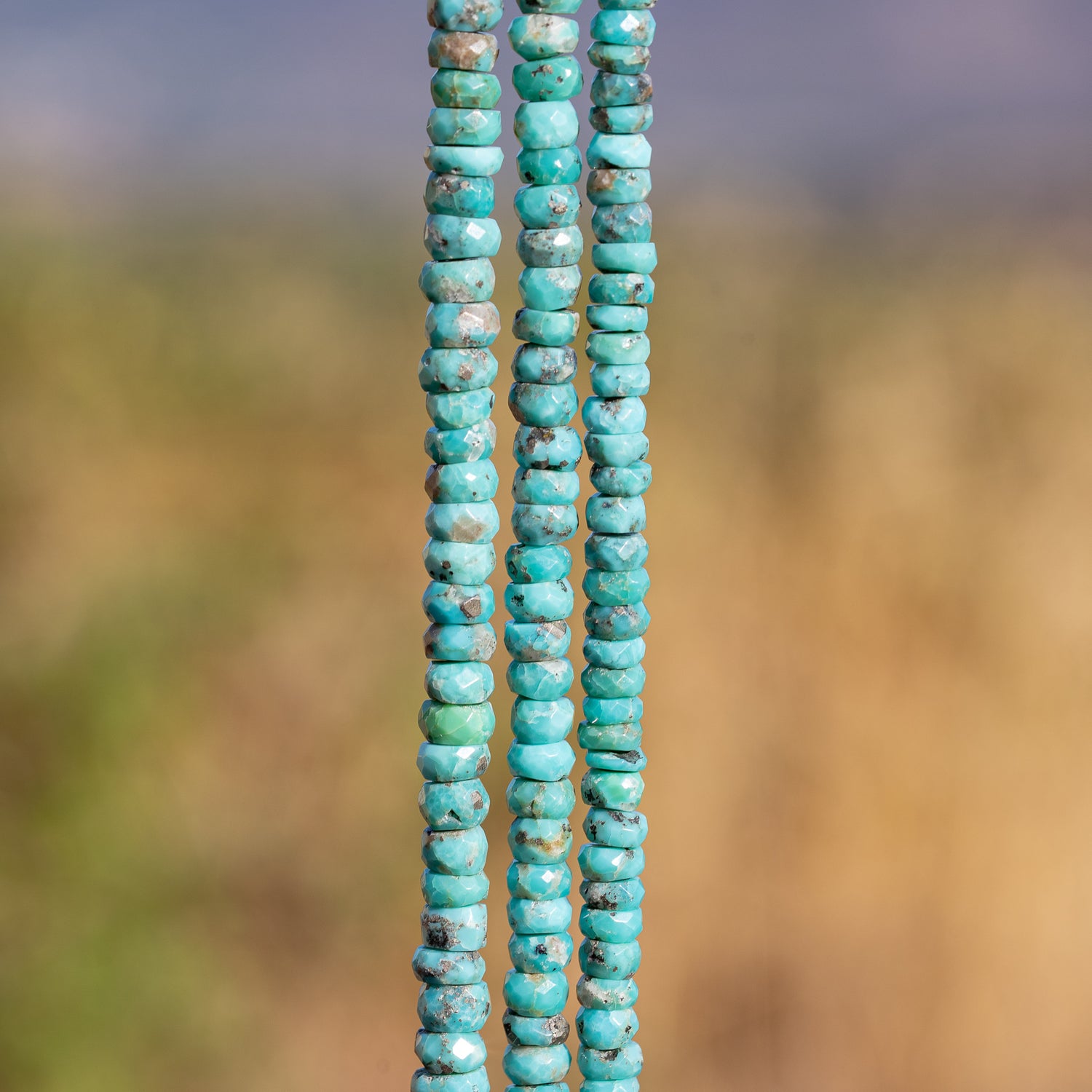 Perles rondelles facettes de Turquoise naturelle de env 5,5/6 mm ( lot de 4 perles )