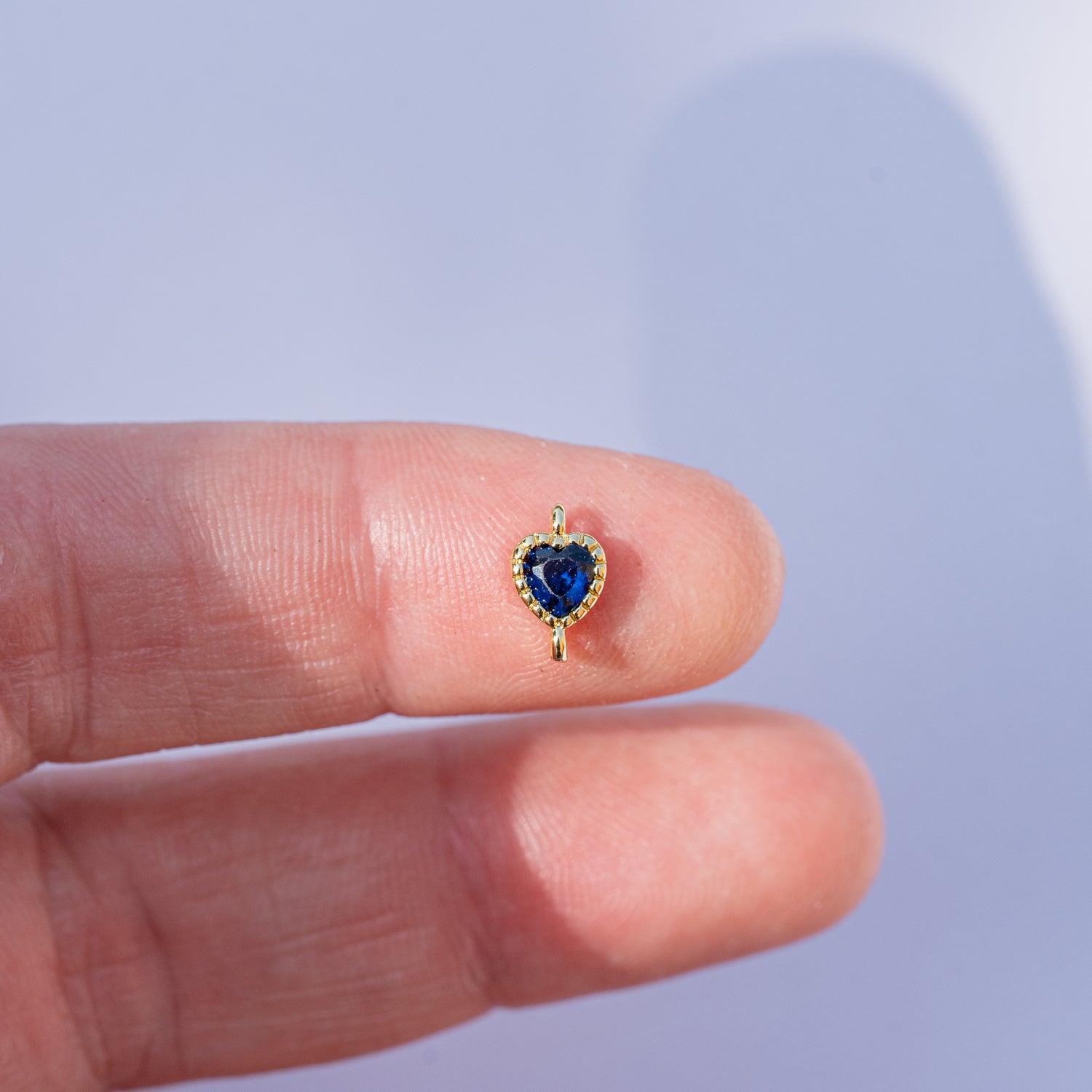 Connecteur coeur en laiton plaqué or 18 k et zirconium colorés de 9 mm au choix ( à l&