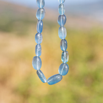 Perles ovales lisses de Fluorite bleue de 8,5 à 15,5 mm ( lot de 2 perles )