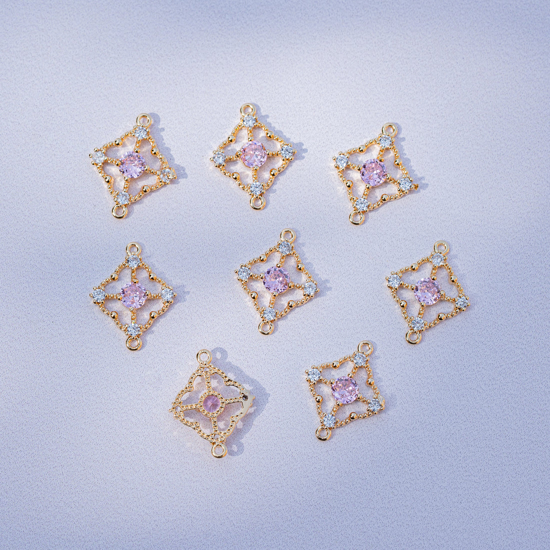 Breloque connecteur losange en laiton plaqué or 18k et zirconium de 17 mm ( à l&