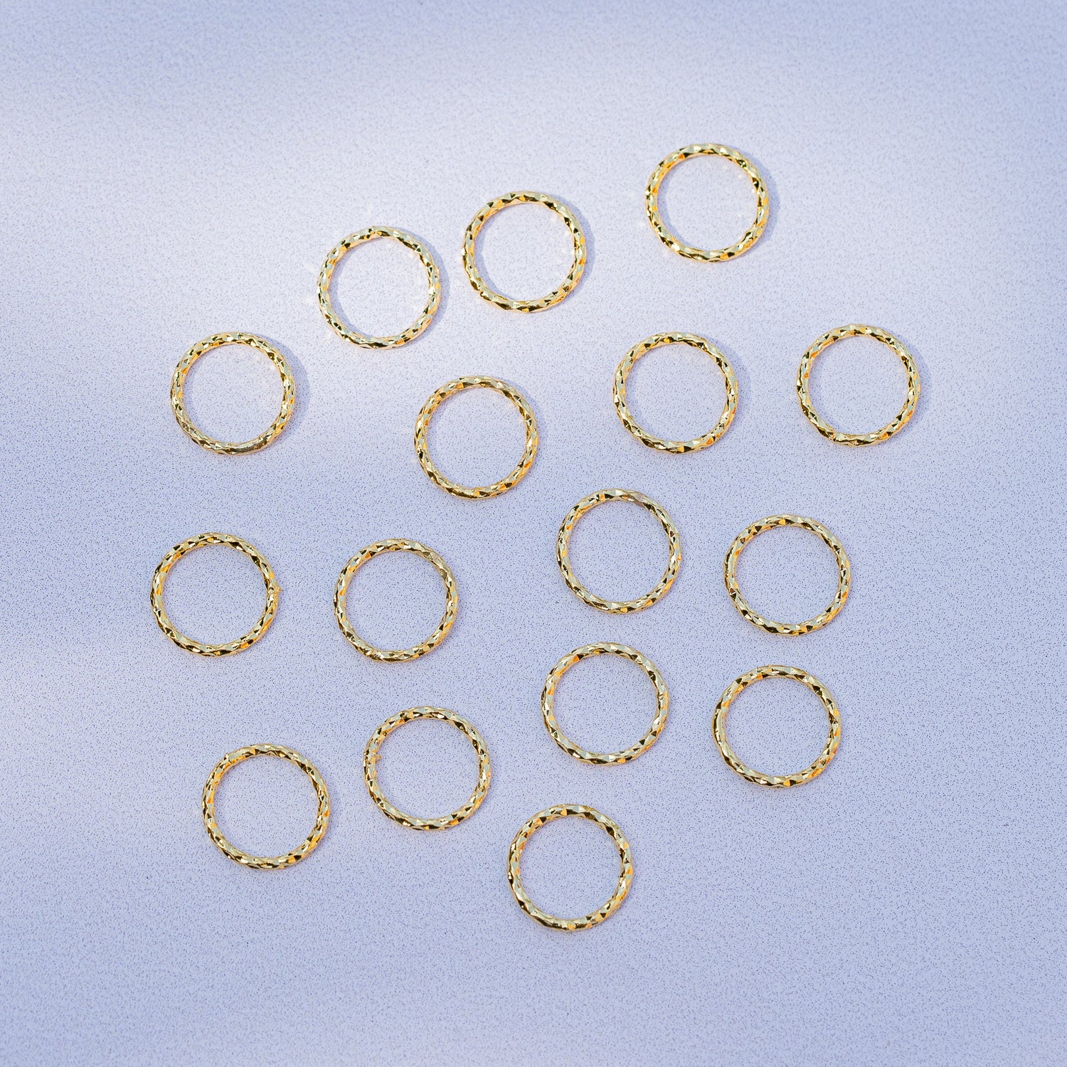 Anneaux fermés connecteurs diamantés en laiton plaqué or 18k de 10 mm ( à l&