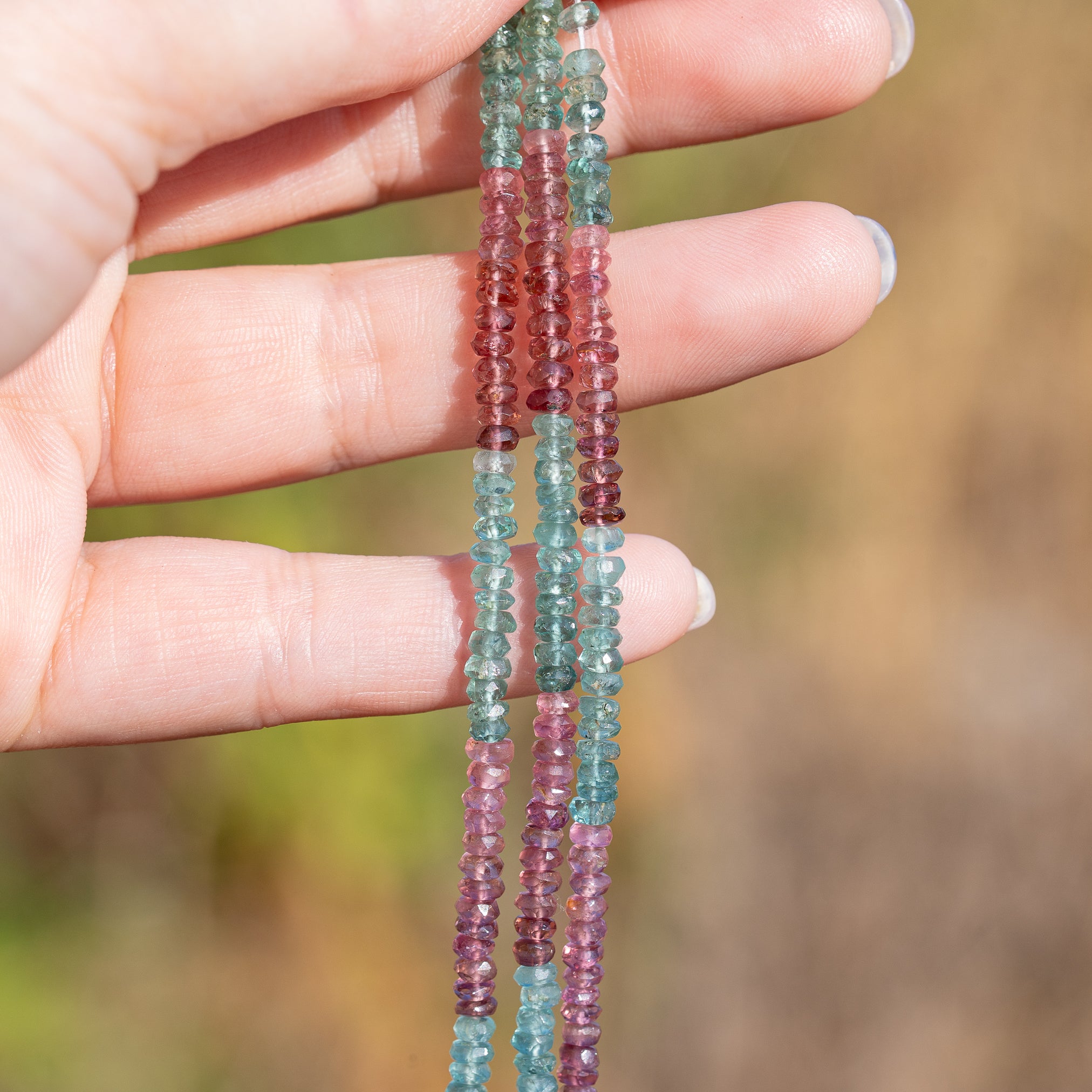 Perles rondelles facettes de Tourmaline rose et bleue de env 3,5 mm ( lot de 6 perles )