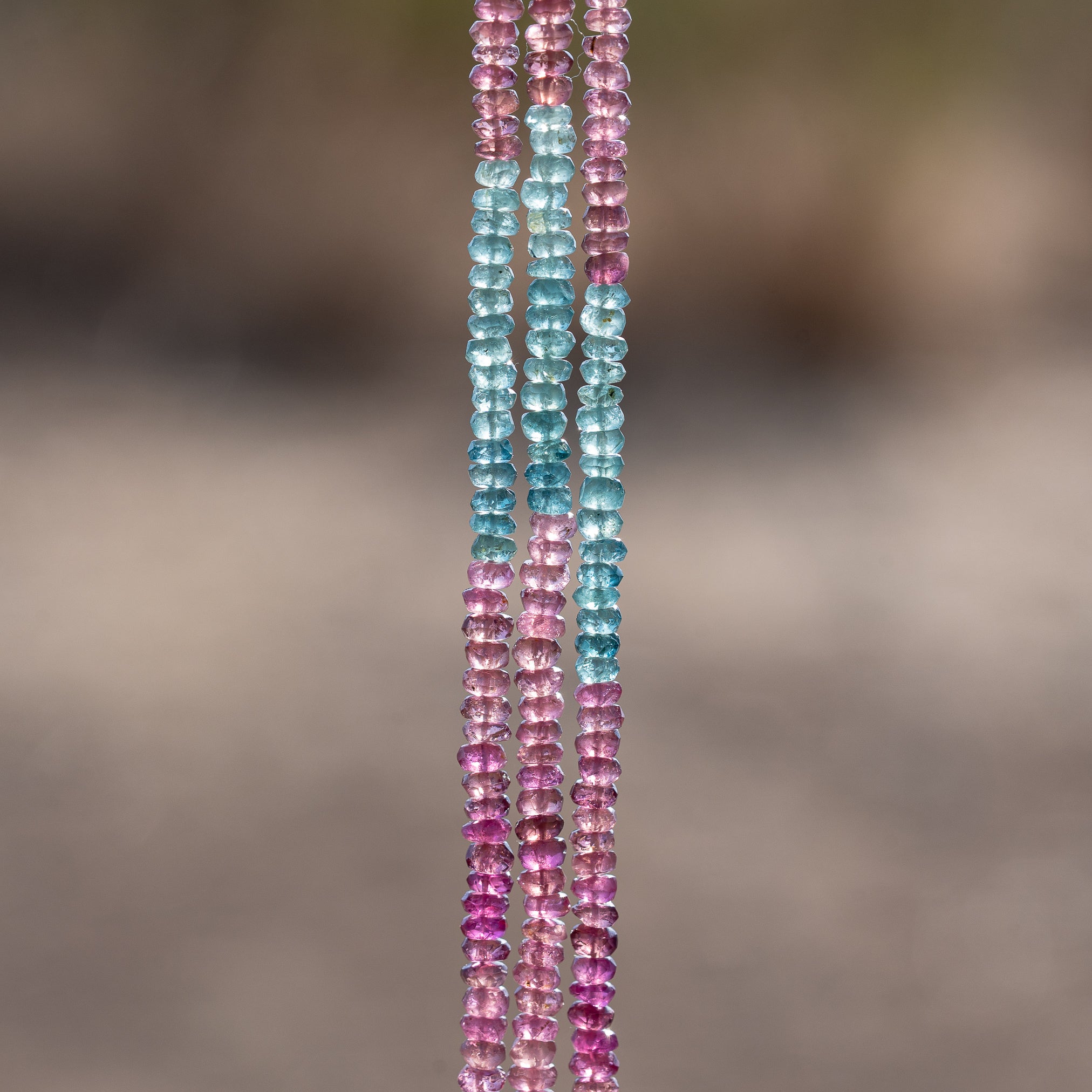 Perles rondelles facettes de Tourmaline rose et bleue de env 3,5 mm ( lot de 6 perles )