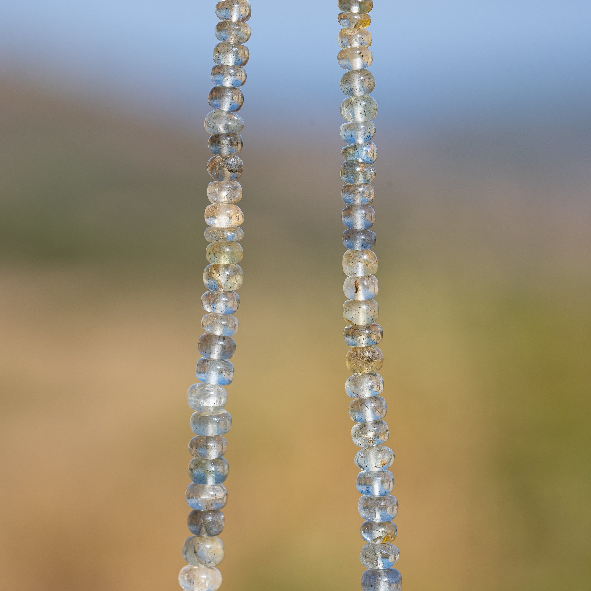 Fil de 35,5 cm et de 140 perles rondelles lisses en Aigue-marine mousse de env 3,5/5,5 mm
