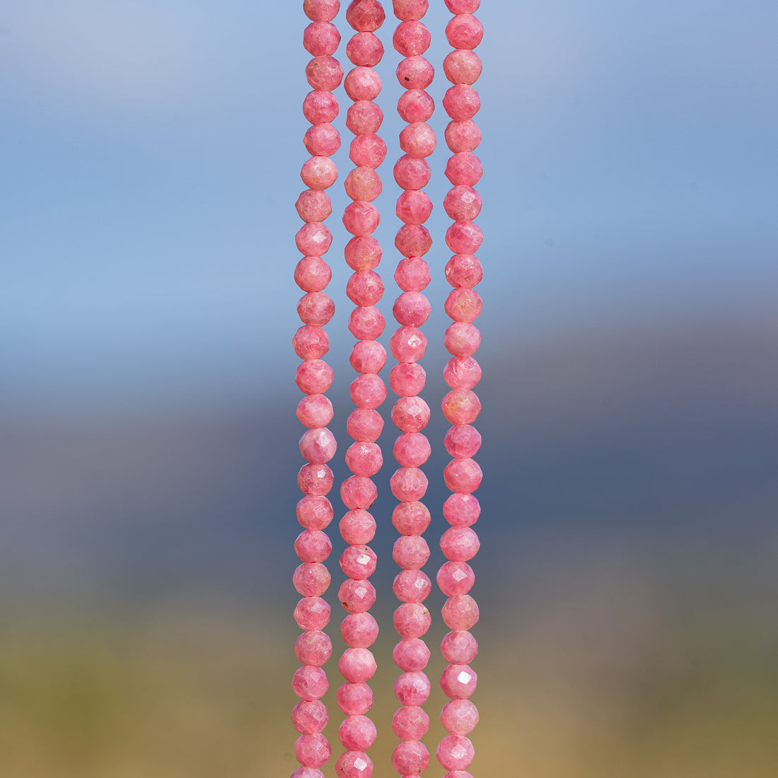 Perles rondes facettes de Rhodonite AA de 3 mm ( rang de env 138 perles )