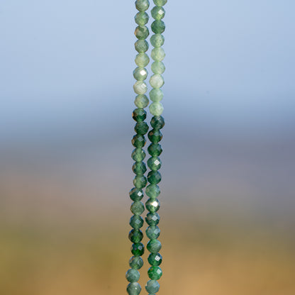 Perles rondes facettes de Jadeite de 3 mm ( rang de env 140 perles )