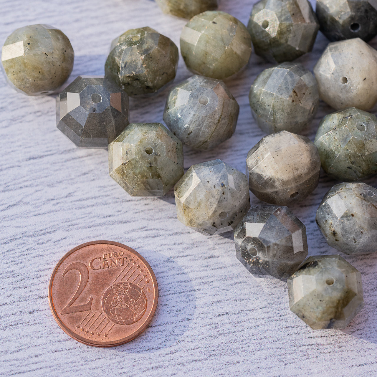 Perles lanternes facettes de Labradorite de 13 x 11 mm ( lot de 2 perles )