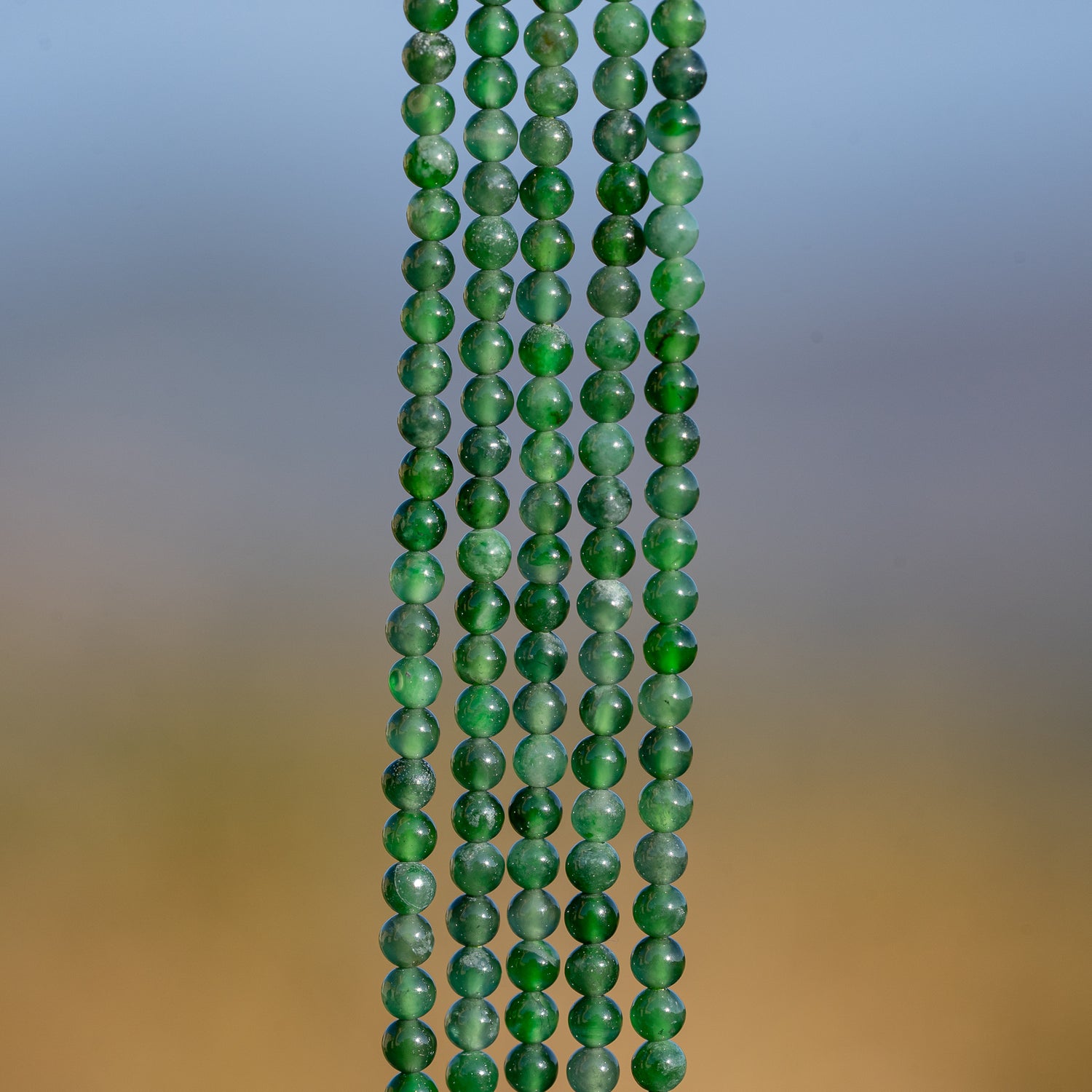 Perles rondes lisses de Jadeite de 2,4 mm ( rang de env 168 perles )