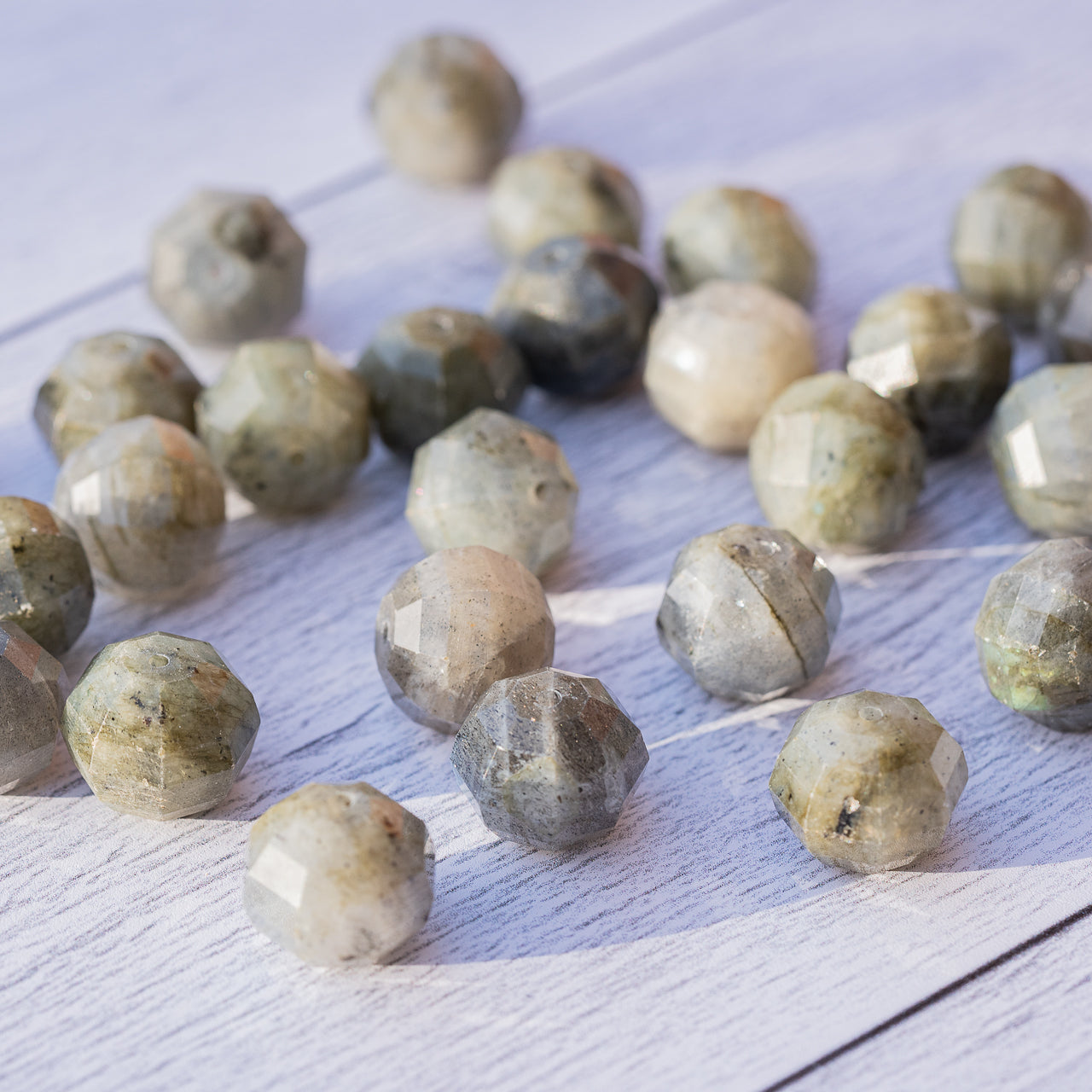 Perles lanternes facettes de Labradorite de 13 x 11 mm ( lot de 2 perles )