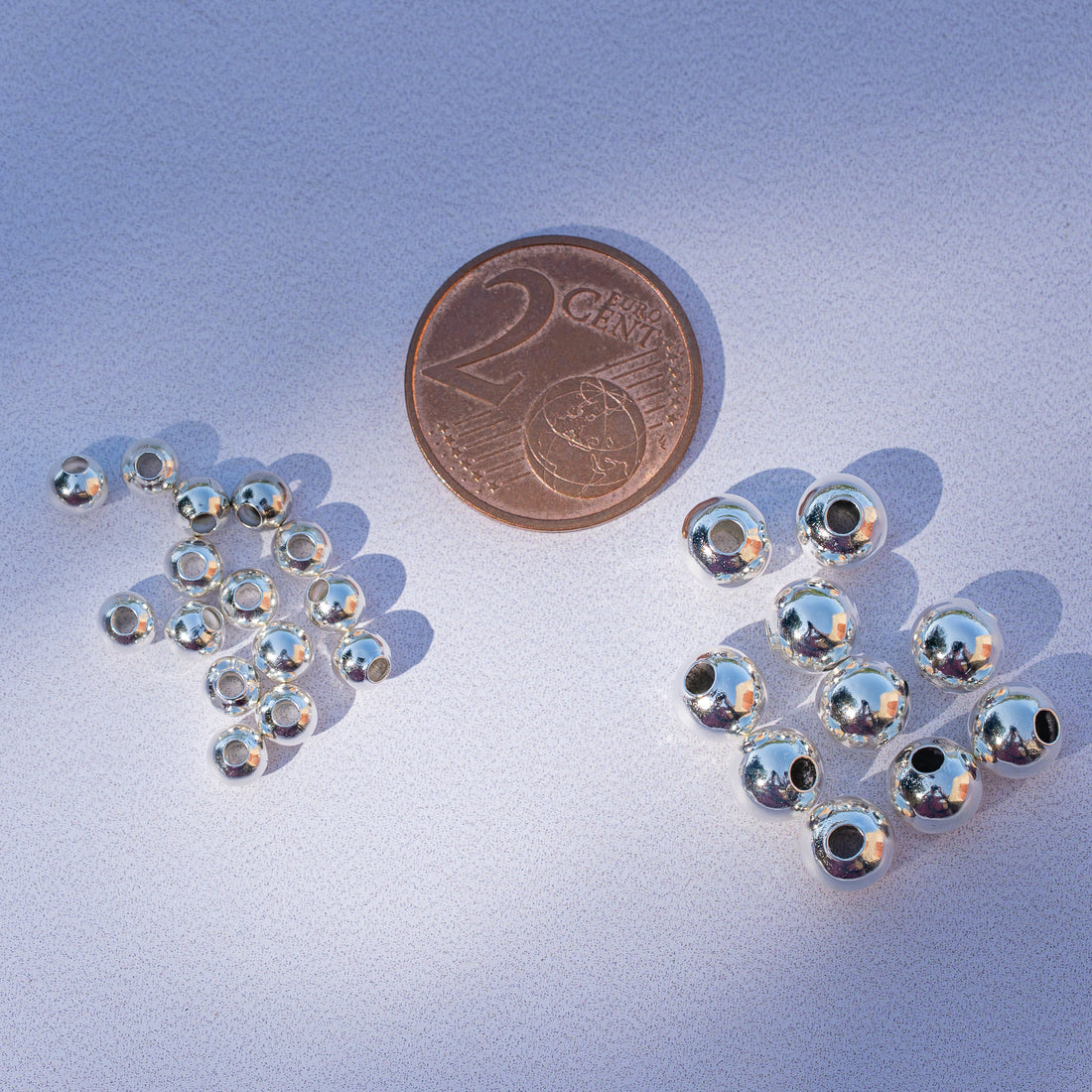 Perles rondes lisses en laiton plaqué argent 925 de 4 ou 6 mm ( lot de 6 perles )