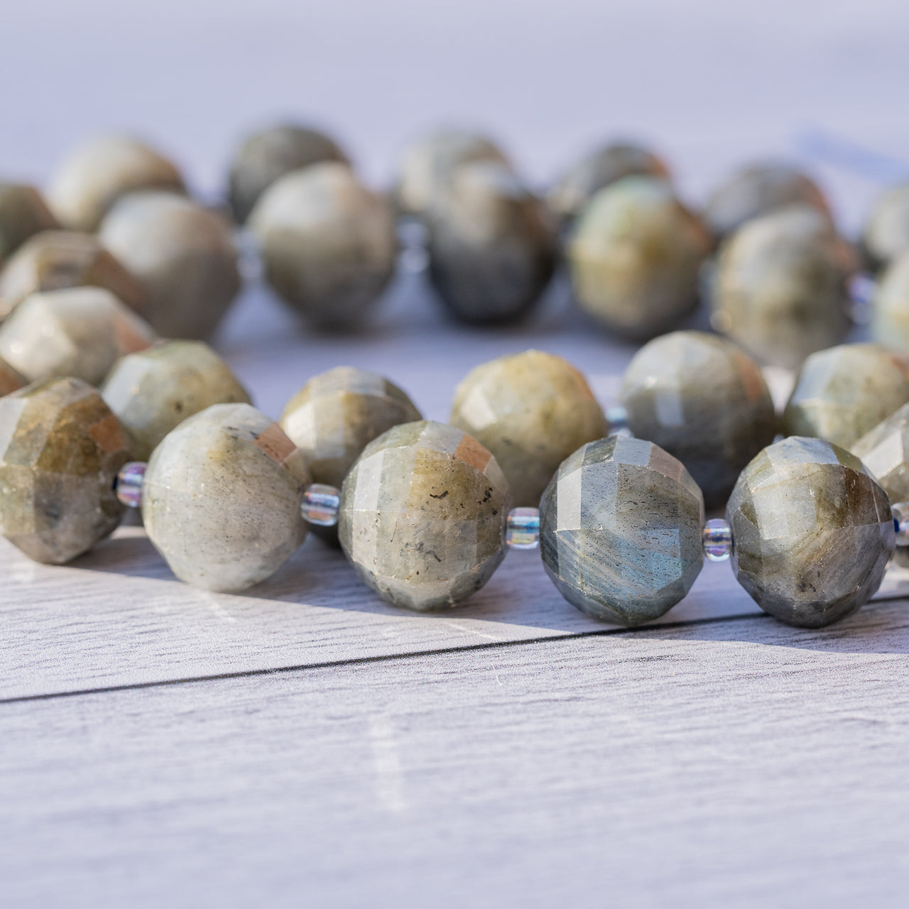 Perles lanternes facettes de Labradorite de 13 x 11 mm ( lot de 2 perles )