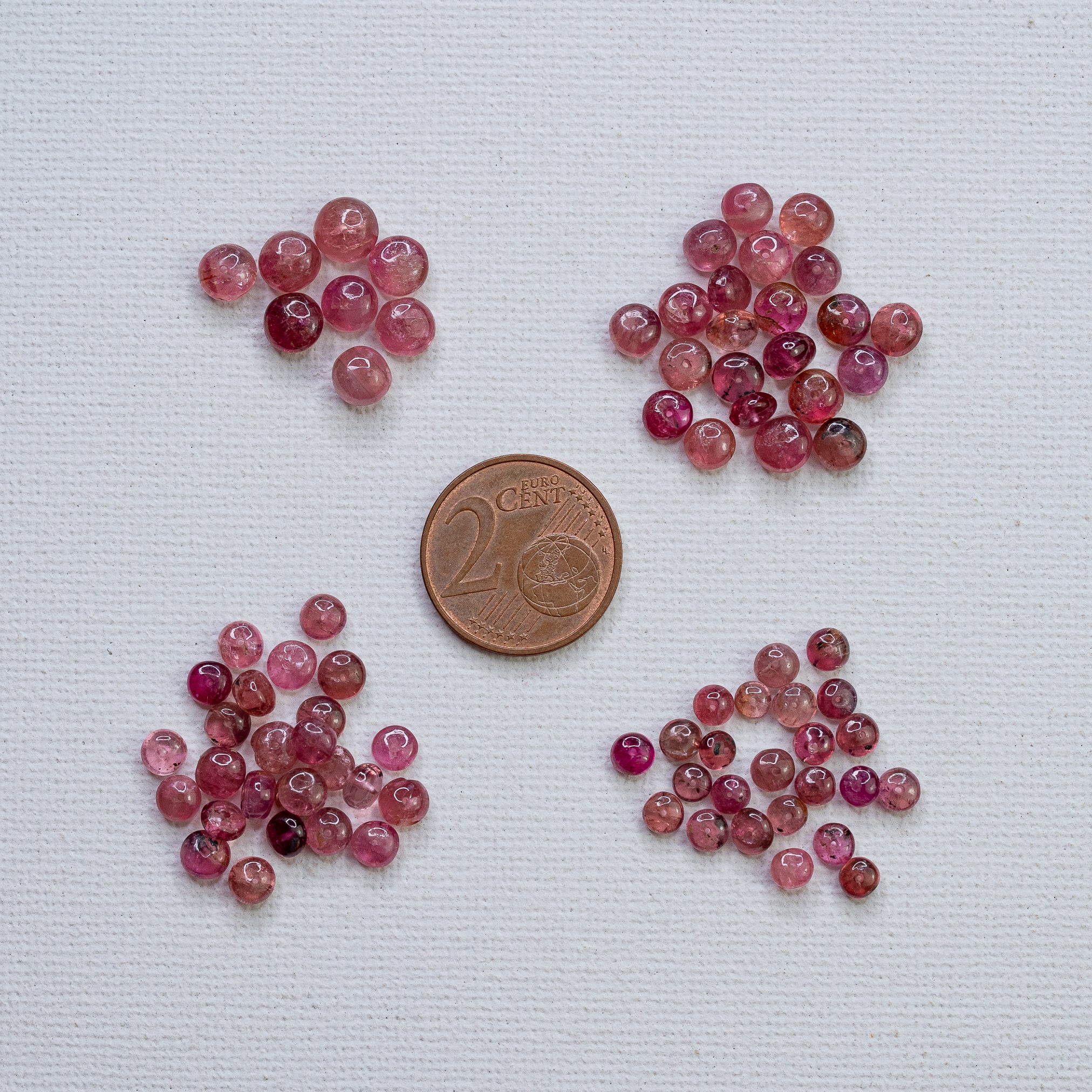 Perles rondelles lisses de Tourmaline rose de env 3,5 à 5,5 mm ( lot de 4 perles )