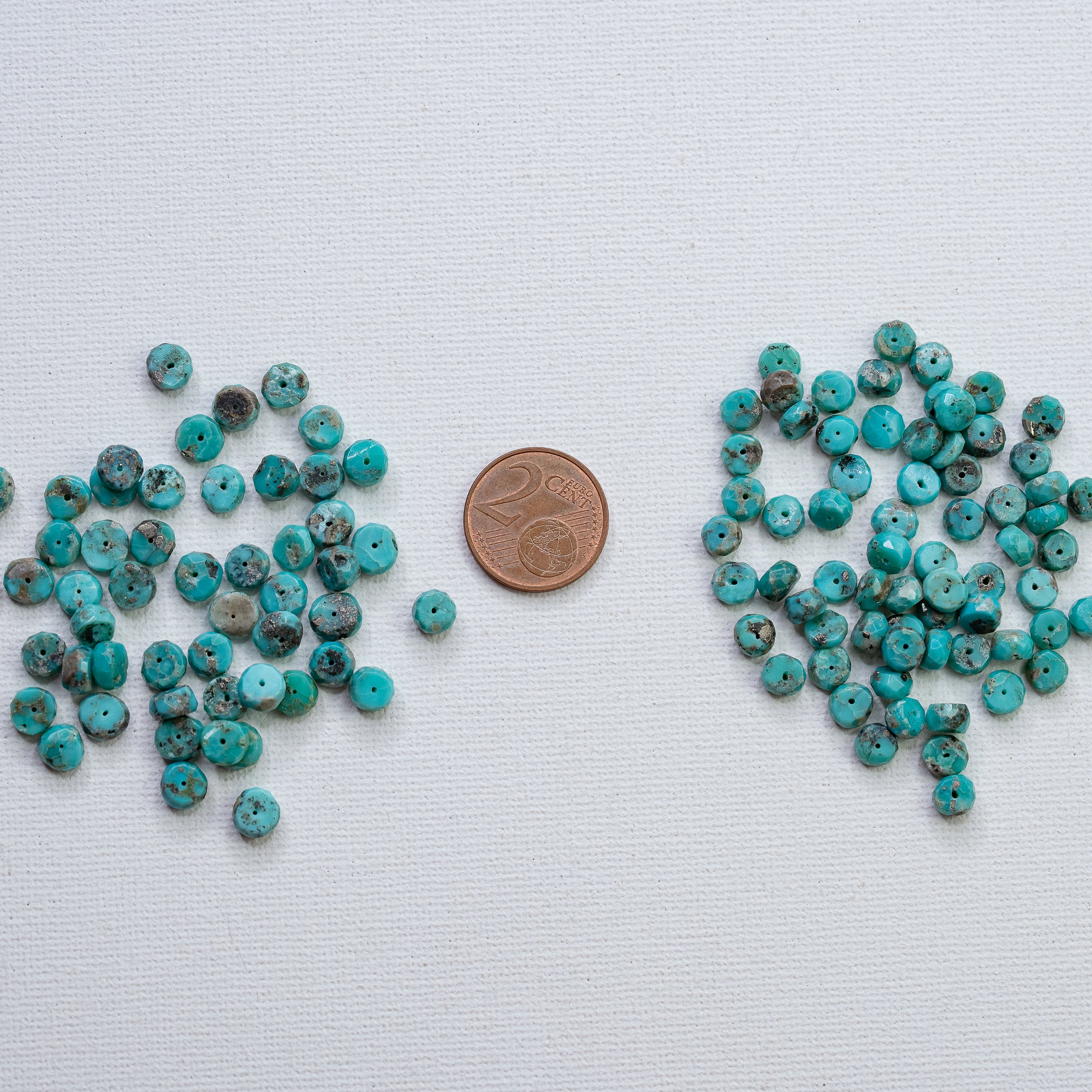 Perles rondelles facettes de Turquoise naturelle de env 5,5/6 mm ( lot de 4 perles )