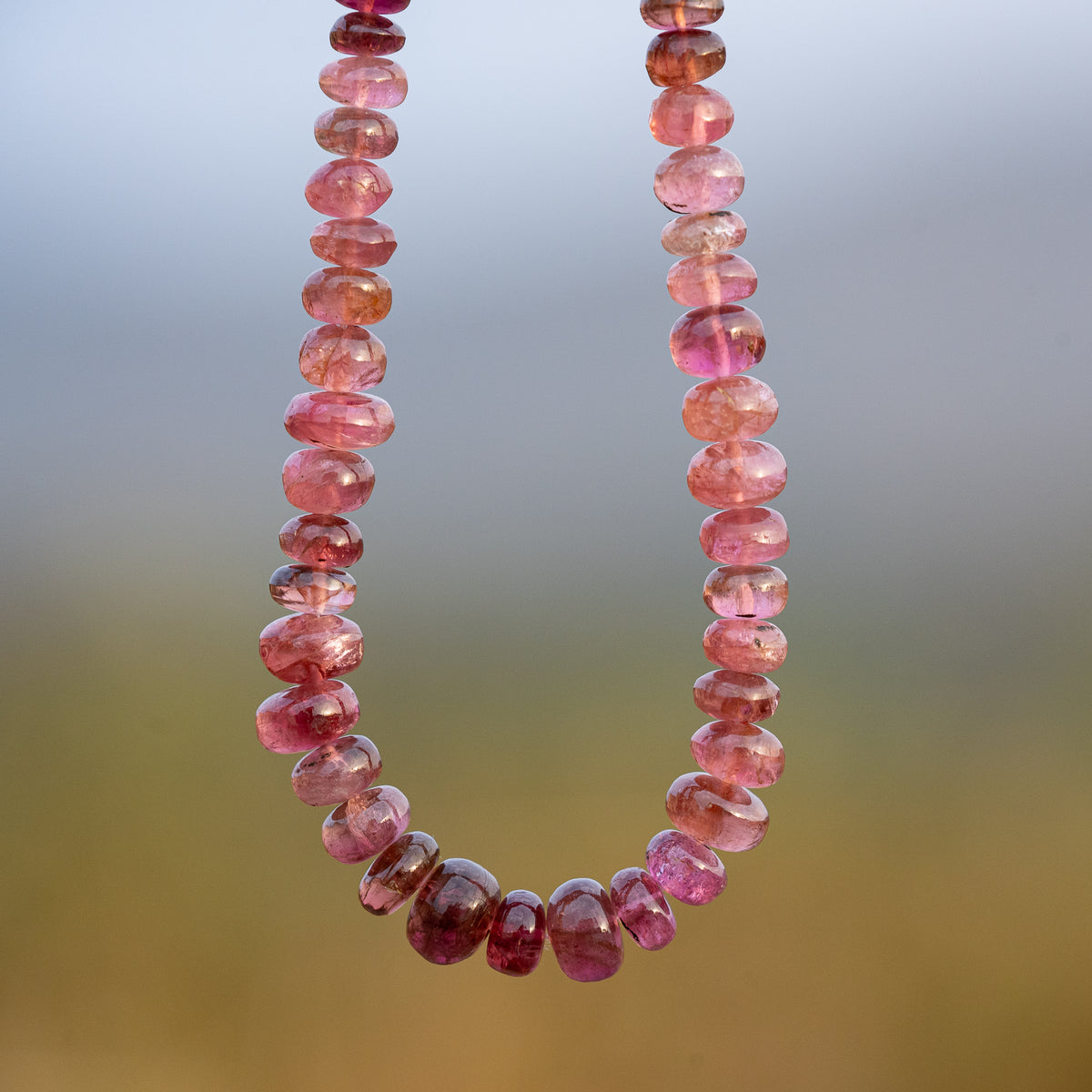 Perles rondelles lisses de Tourmaline rose de env 3,5 à 5,5 mm ( lot de 4 perles )