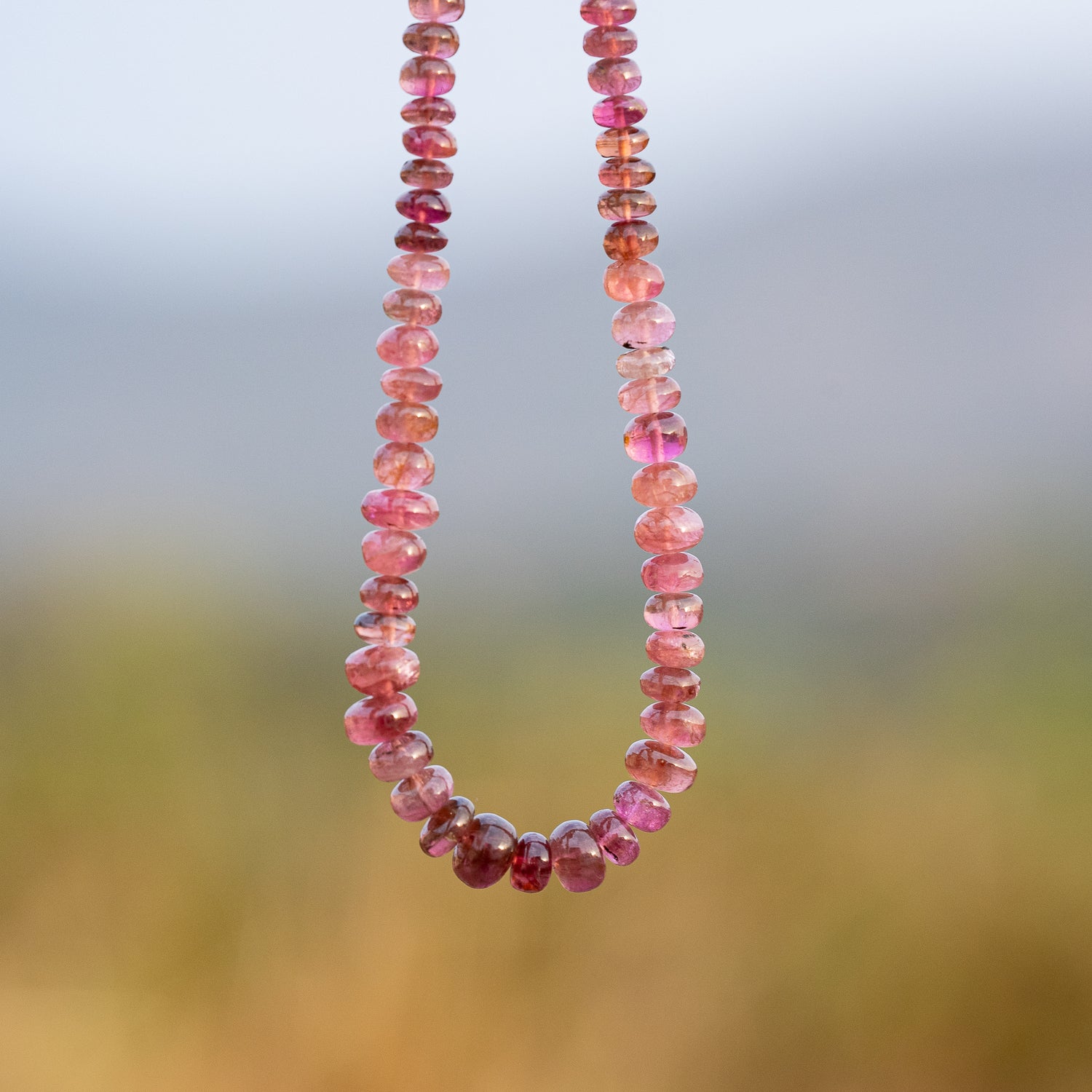Perles rondelles lisses de Tourmaline rose de env 3,5 à 5,5 mm ( lot de 4 perles )