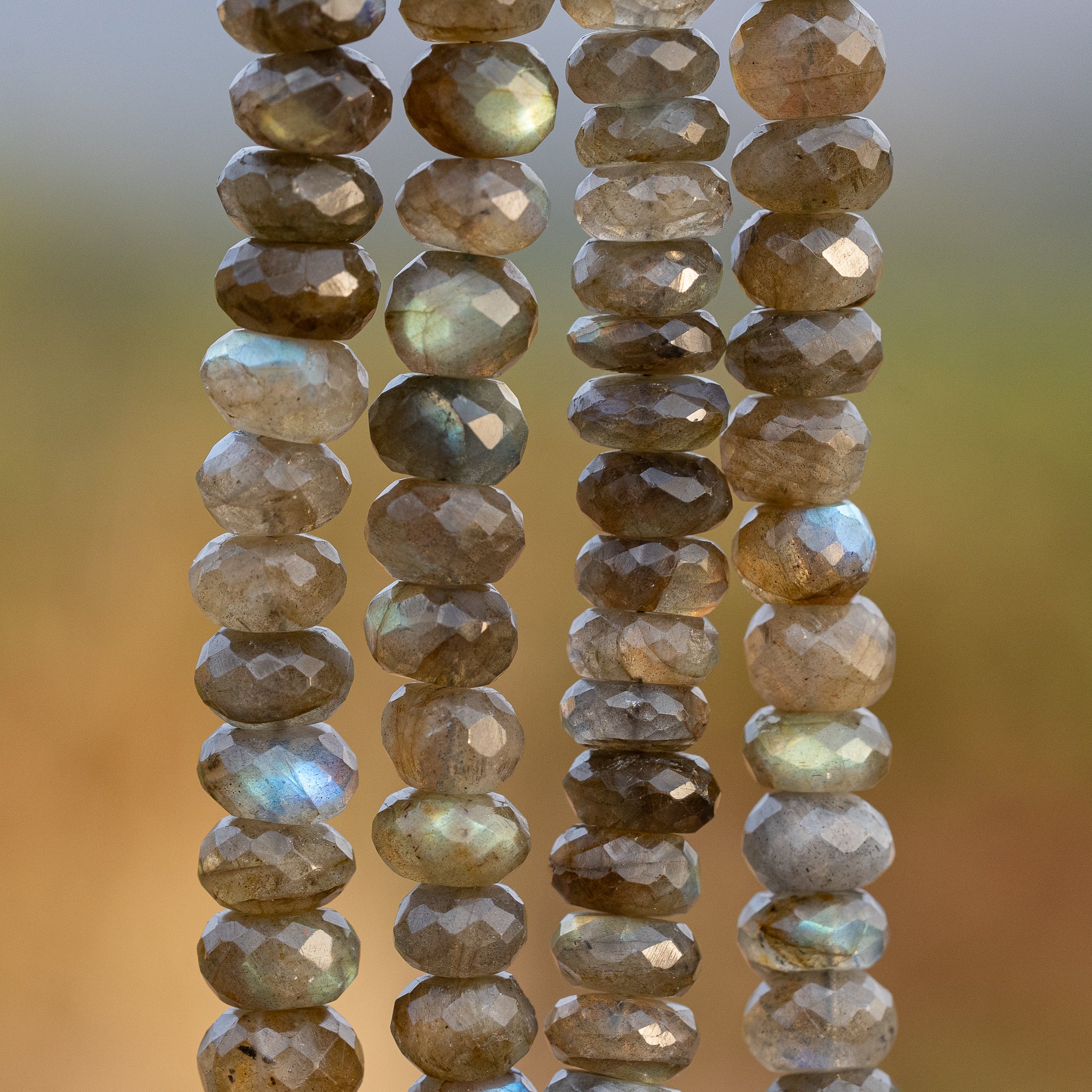 Perles rondelles facettes de Labradorite de 9/10 mm ( lot de 2 perles )