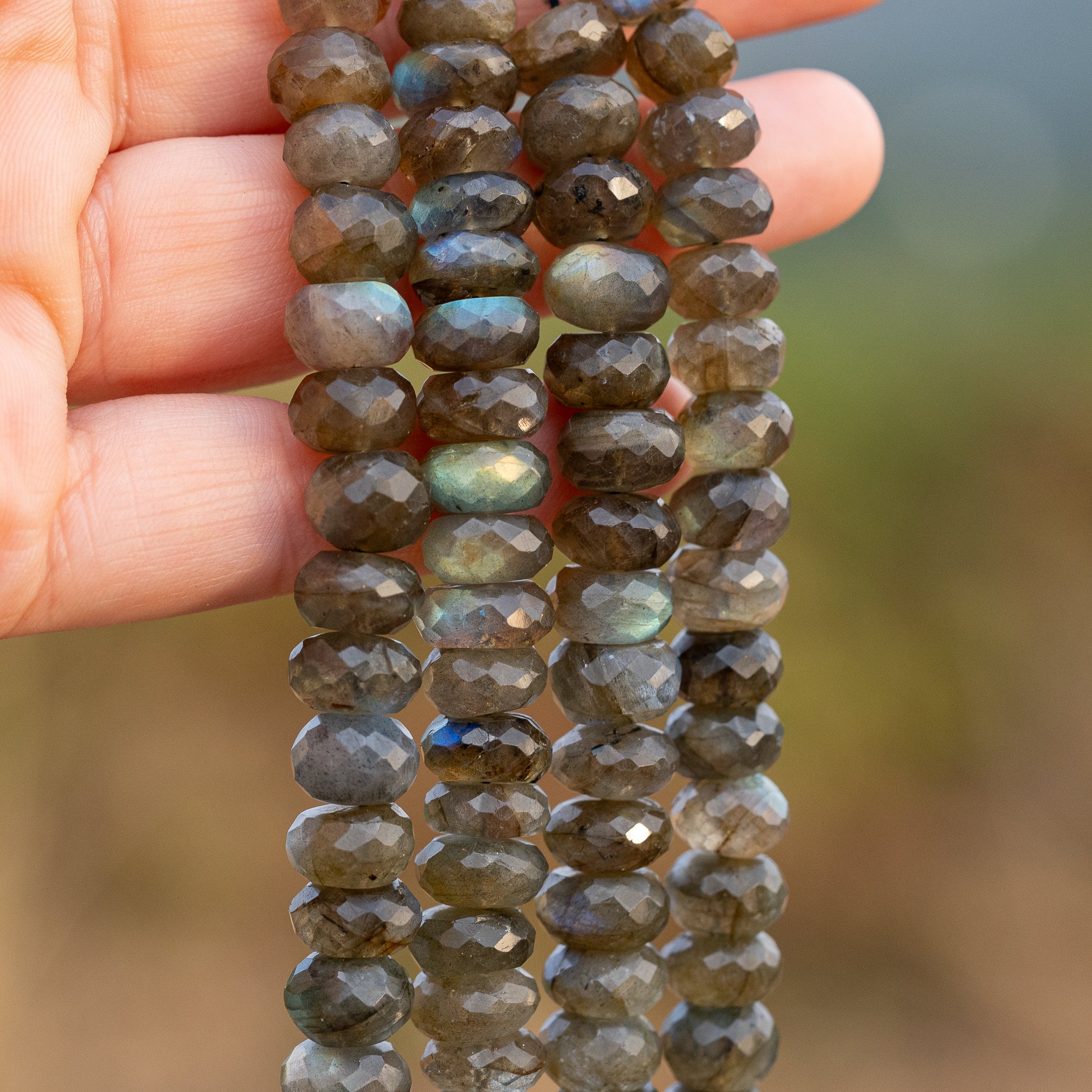 Perles rondelles facettes de Labradorite de 9/10 mm ( lot de 2 perles )
