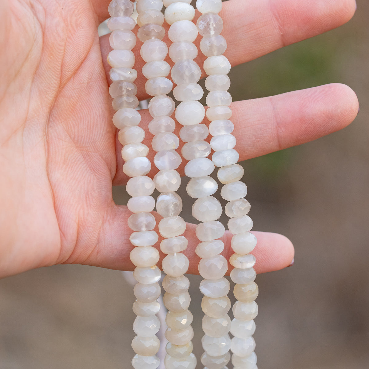 Perles rondelles facettes de Pierre de lune blanche de 7/8,5 mm ( lot de 4 perles )